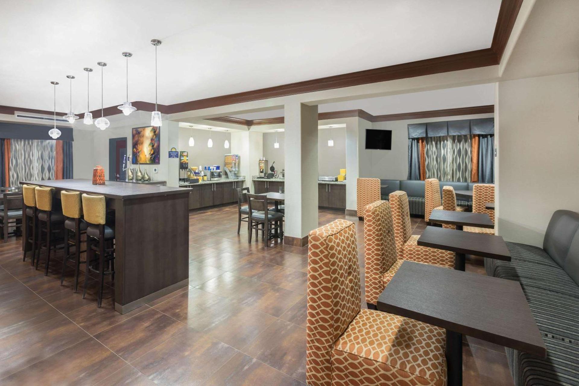 Days Inn by Wyndham Dilley photo 3