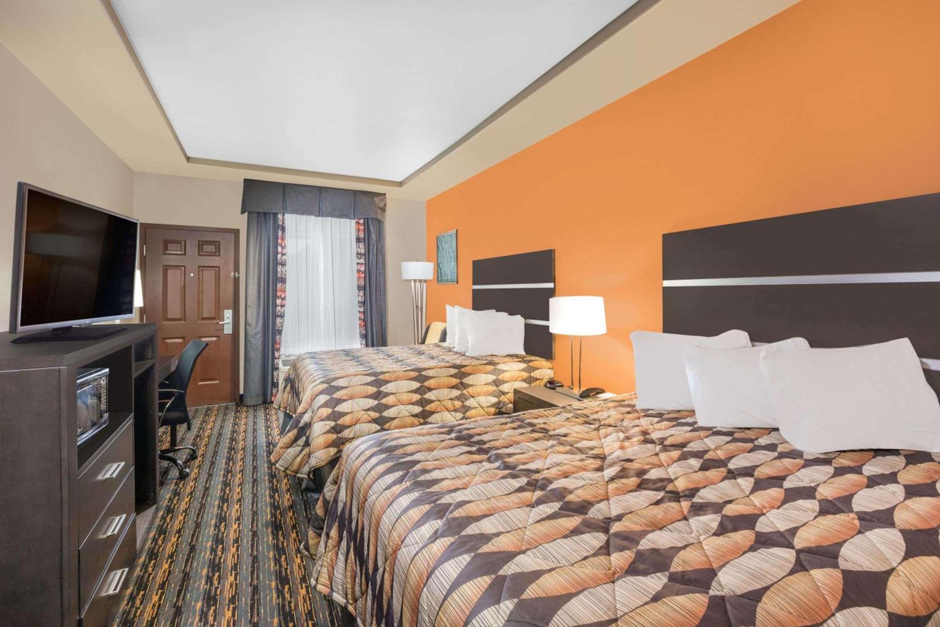 Days Inn by Wyndham Dilley photo 5