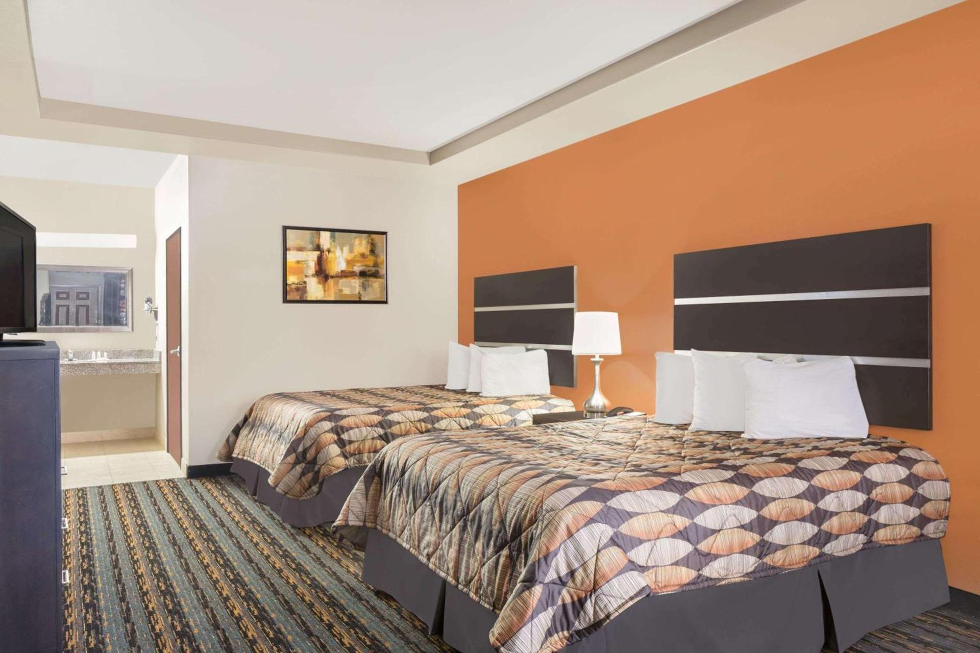 Days Inn by Wyndham Dilley photo 6