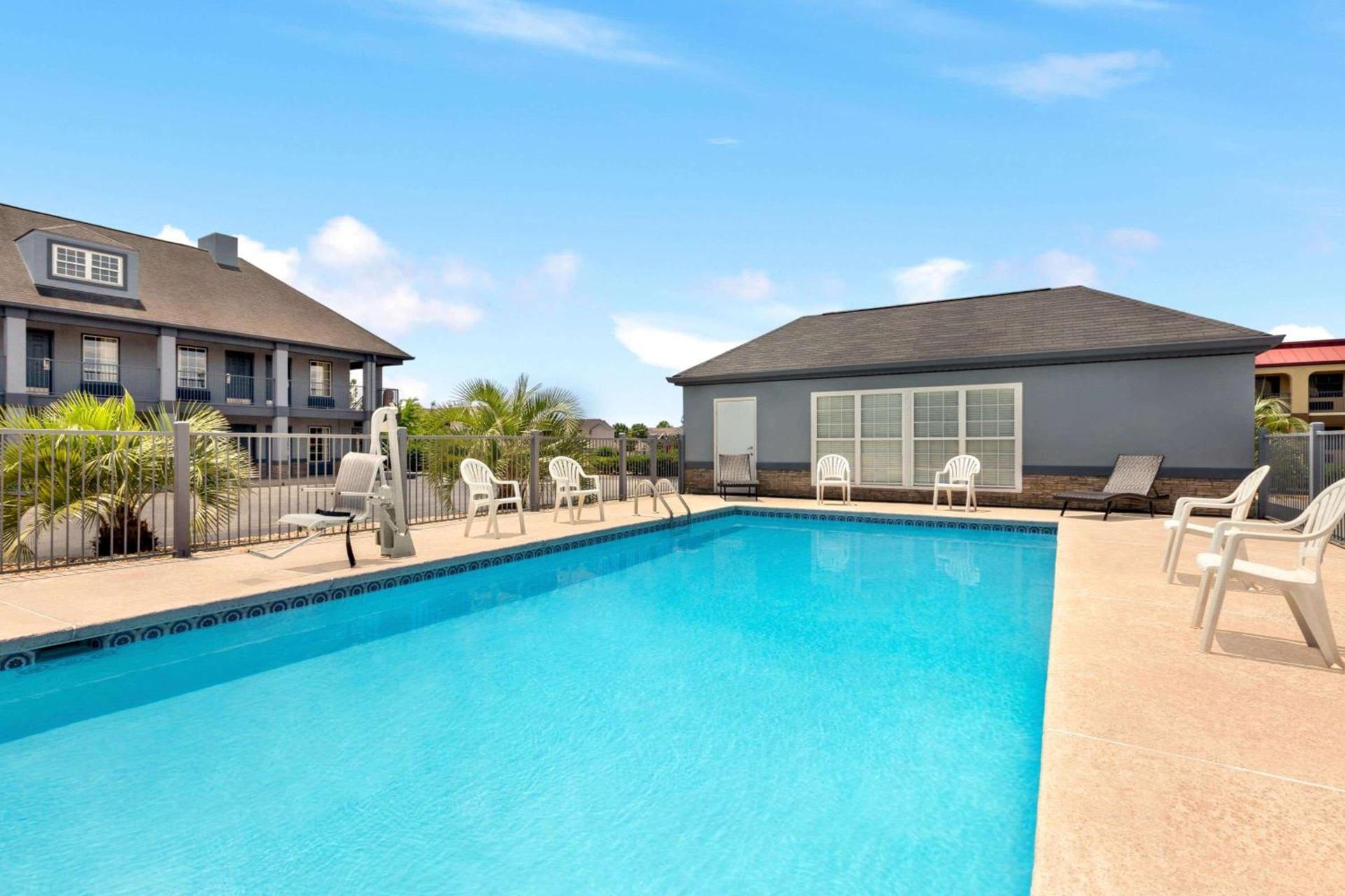 Baymont by Wyndham Warner Robins photo 5