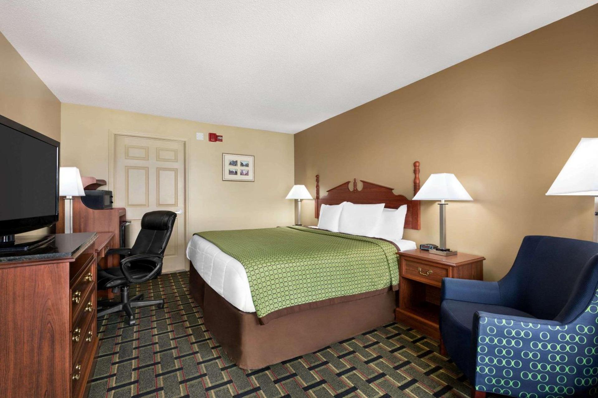Baymont by Wyndham Warner Robins photo 15
