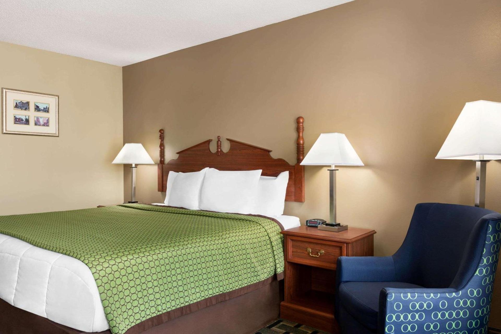 Baymont by Wyndham Warner Robins photo 16