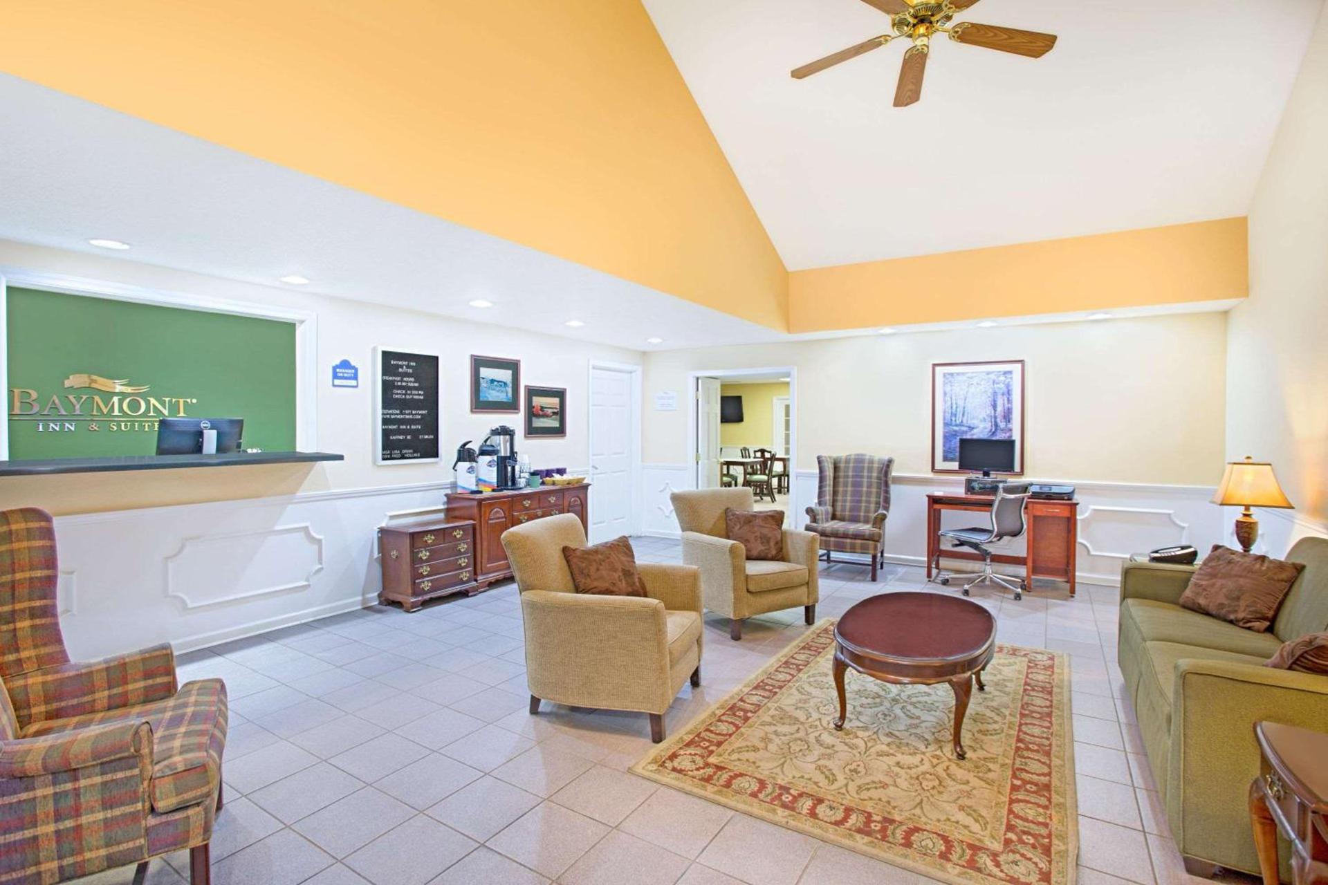 Baymont by Wyndham Forest City photo 5