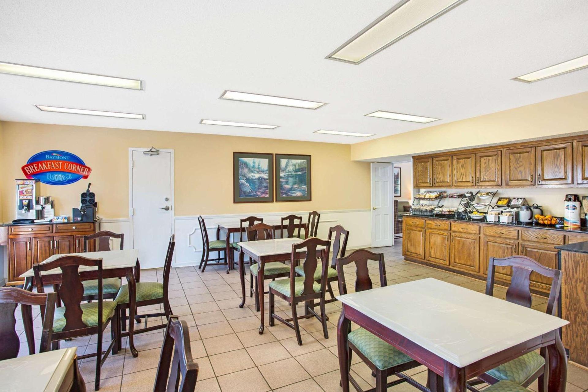 Baymont by Wyndham Forest City photo 38