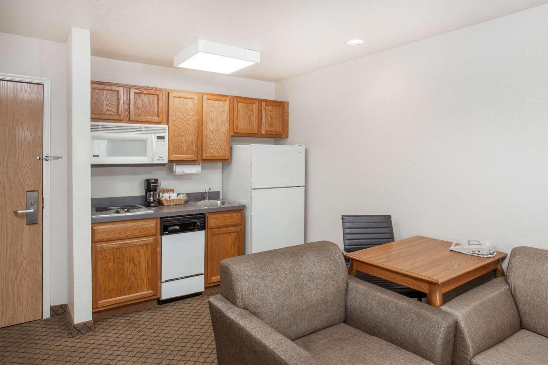 Hawthorn Extended Stay by Wyndham Decatur photo 43