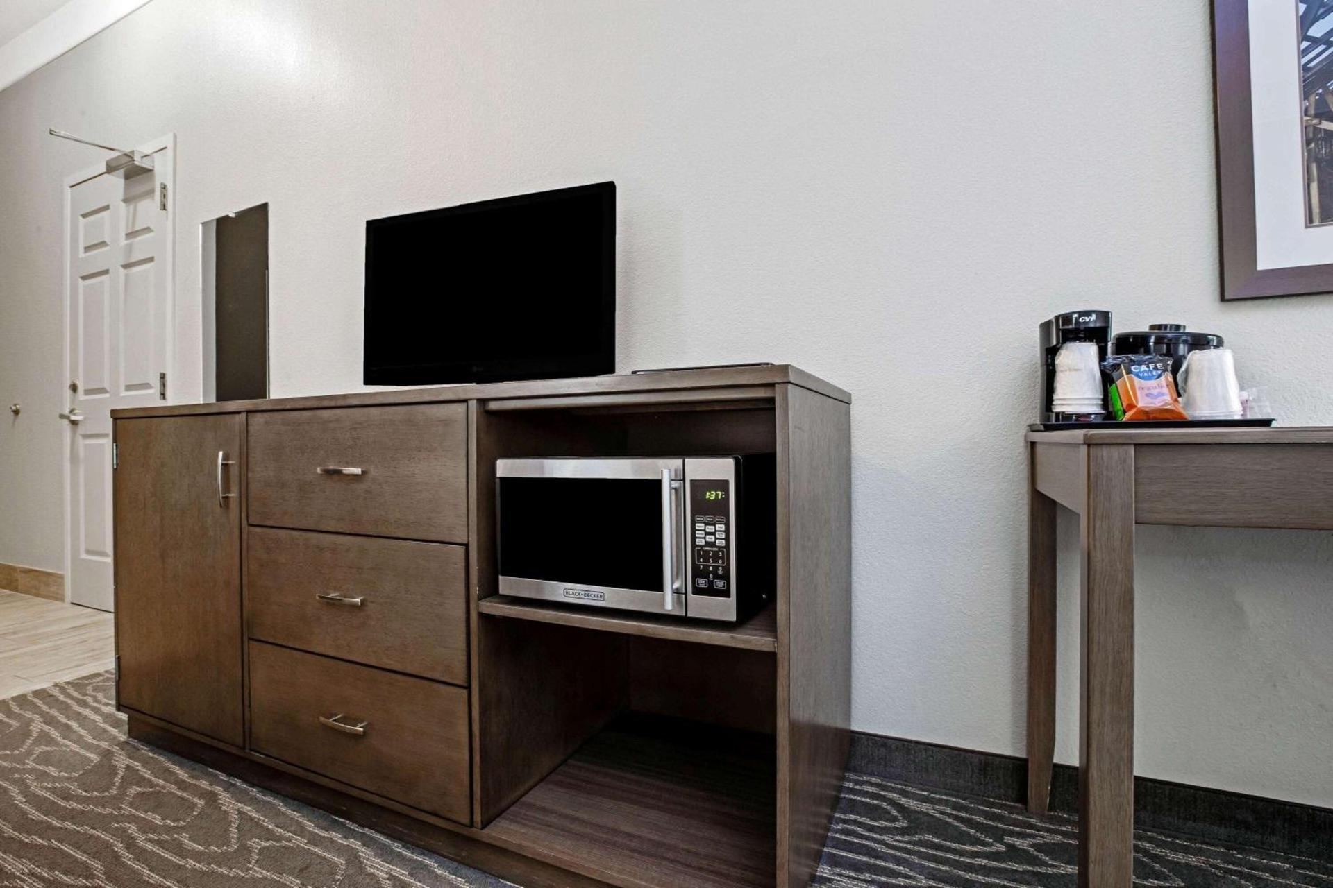 La Quinta by Wyndham Manteca - Ripon photo 16