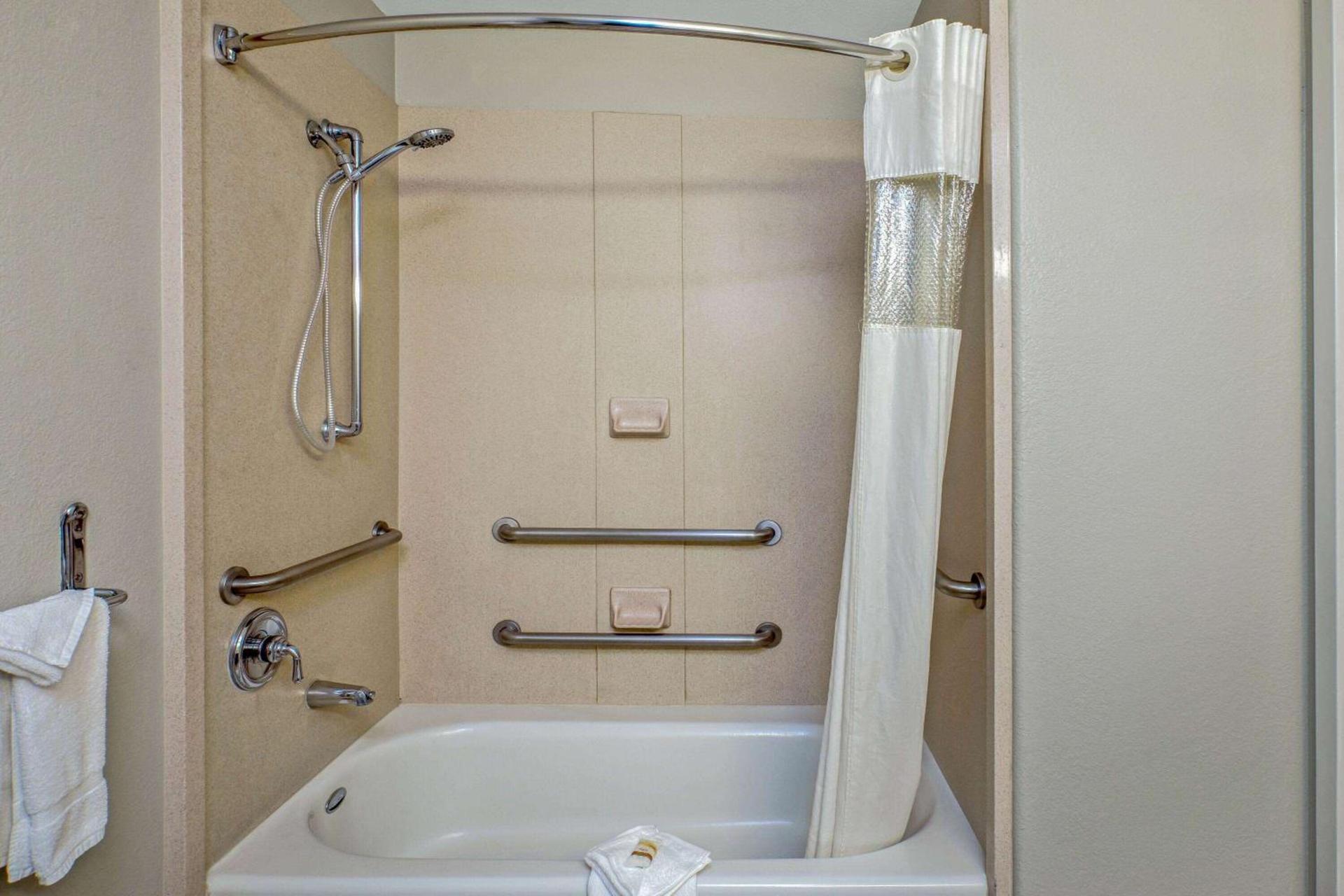La Quinta by Wyndham Manteca - Ripon photo 17