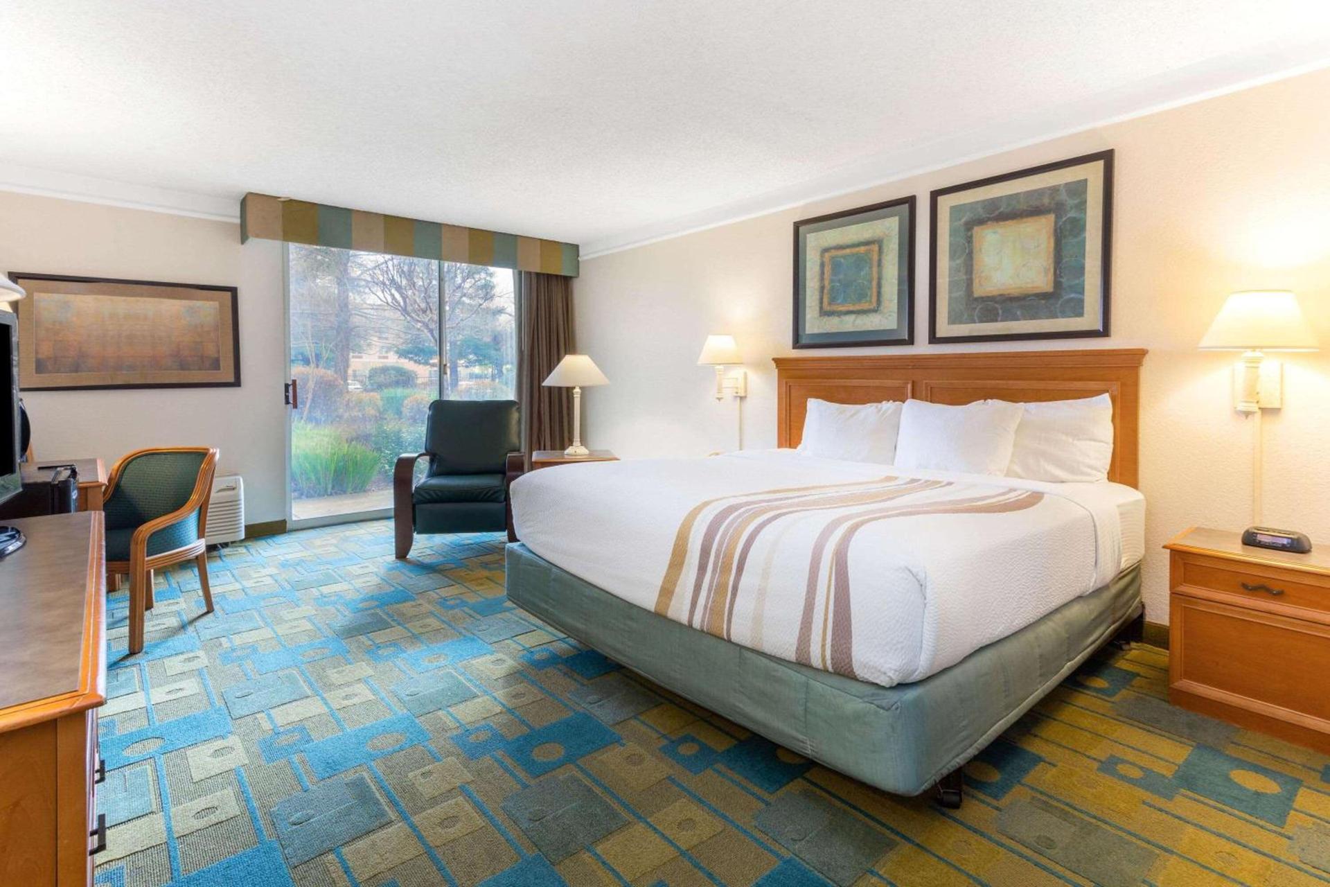 La Quinta by Wyndham Redding photo 22