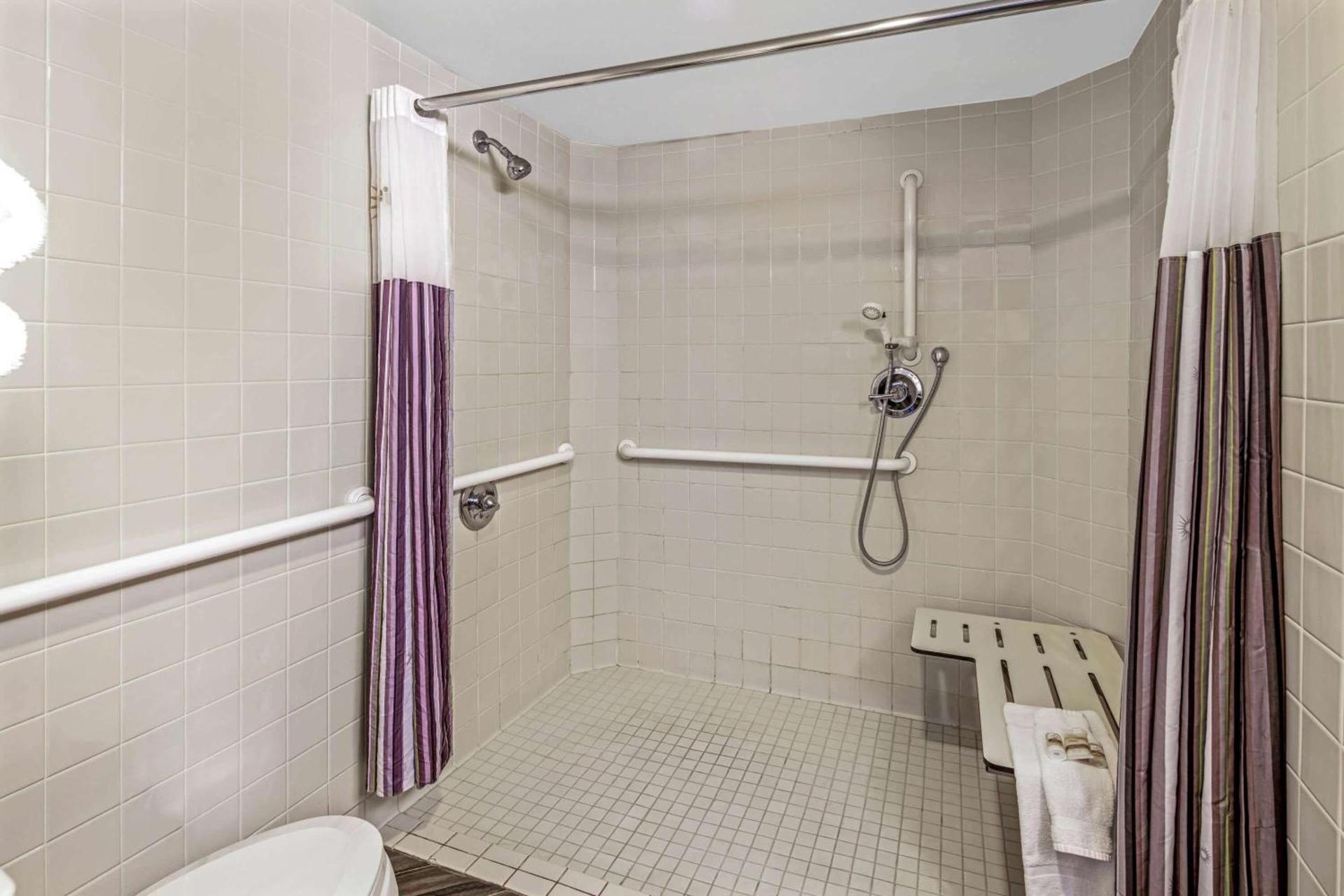 La Quinta by Wyndham Anaheim photo 12