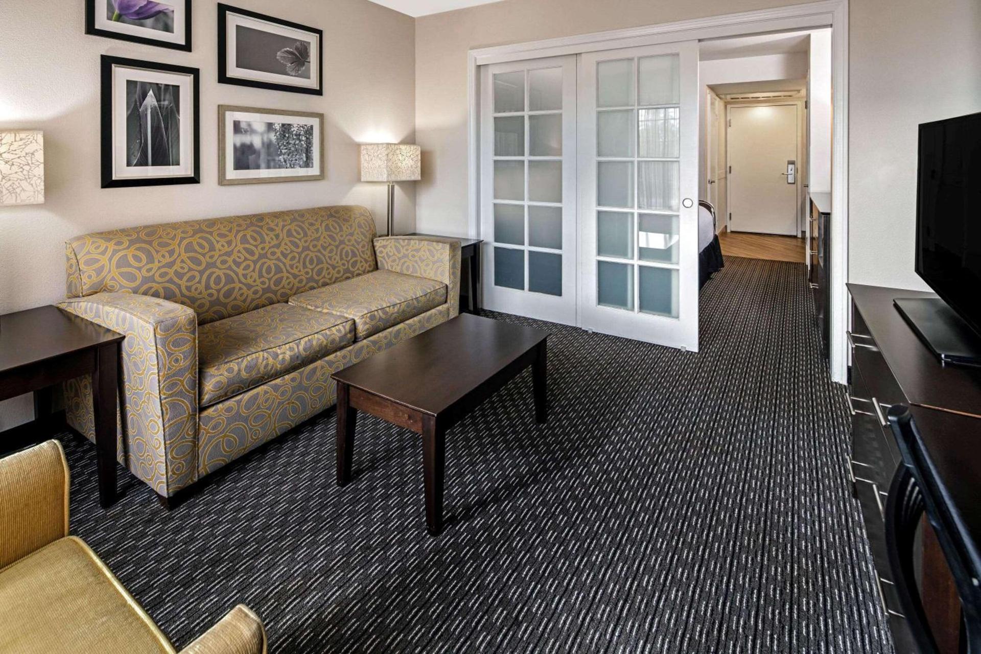 La Quinta by Wyndham Anaheim photo 16