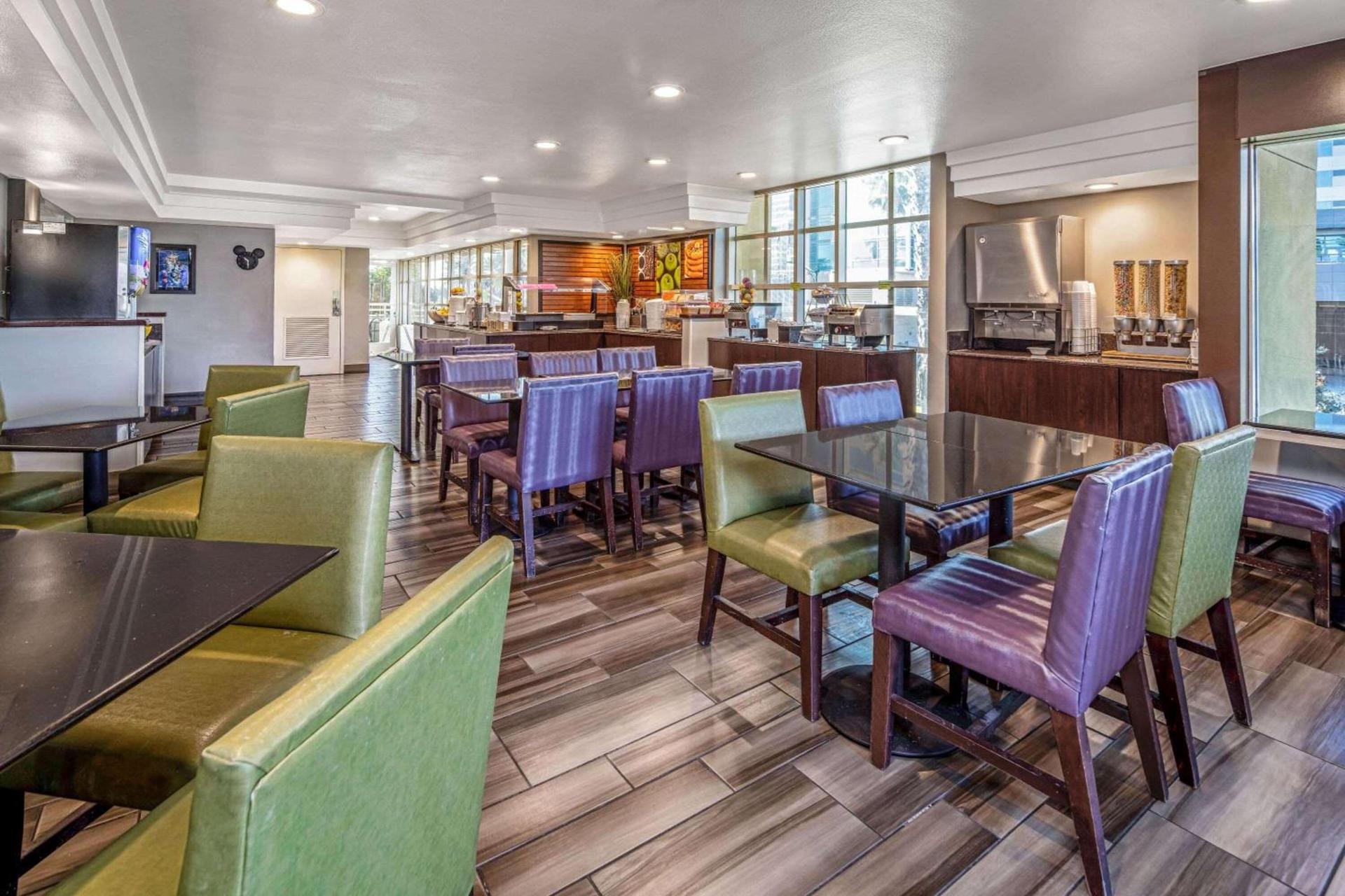 La Quinta by Wyndham Anaheim photo 9