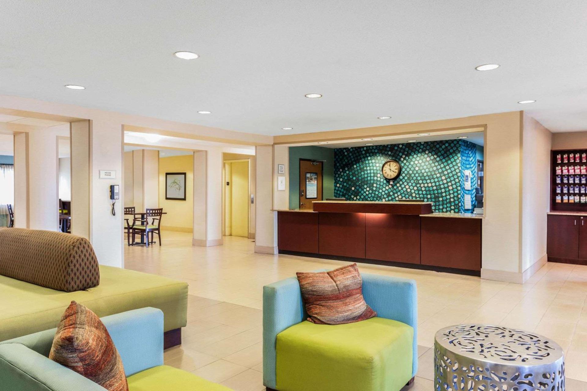 AmericInn by Wyndham Frankfort IN photo 7