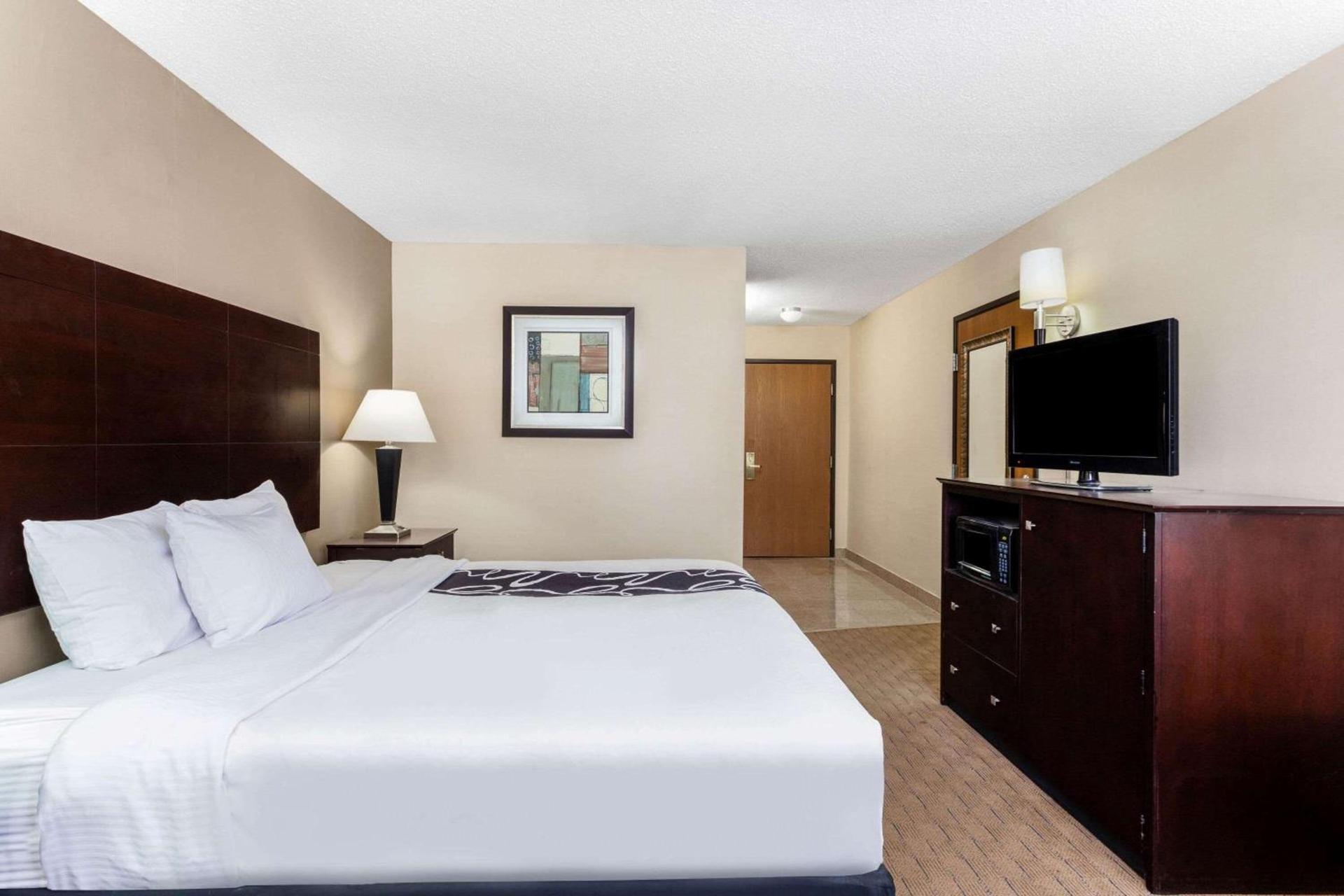 AmericInn by Wyndham Frankfort IN photo 13
