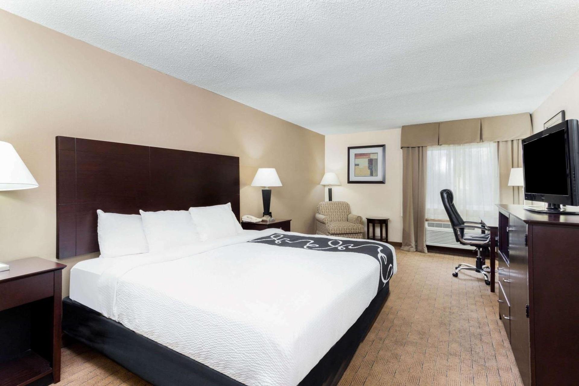 AmericInn by Wyndham Frankfort IN photo 14