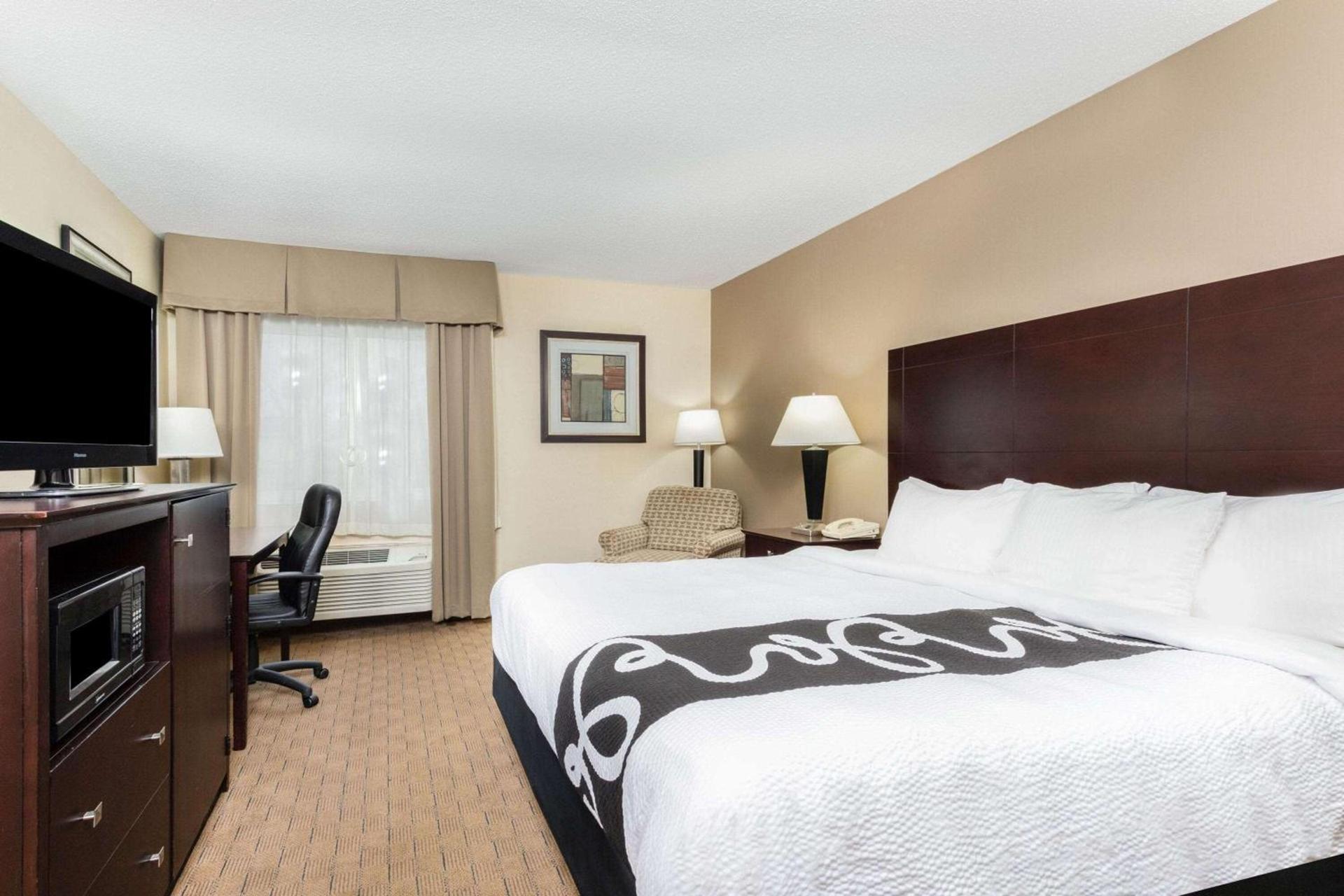 AmericInn by Wyndham Frankfort IN photo 17