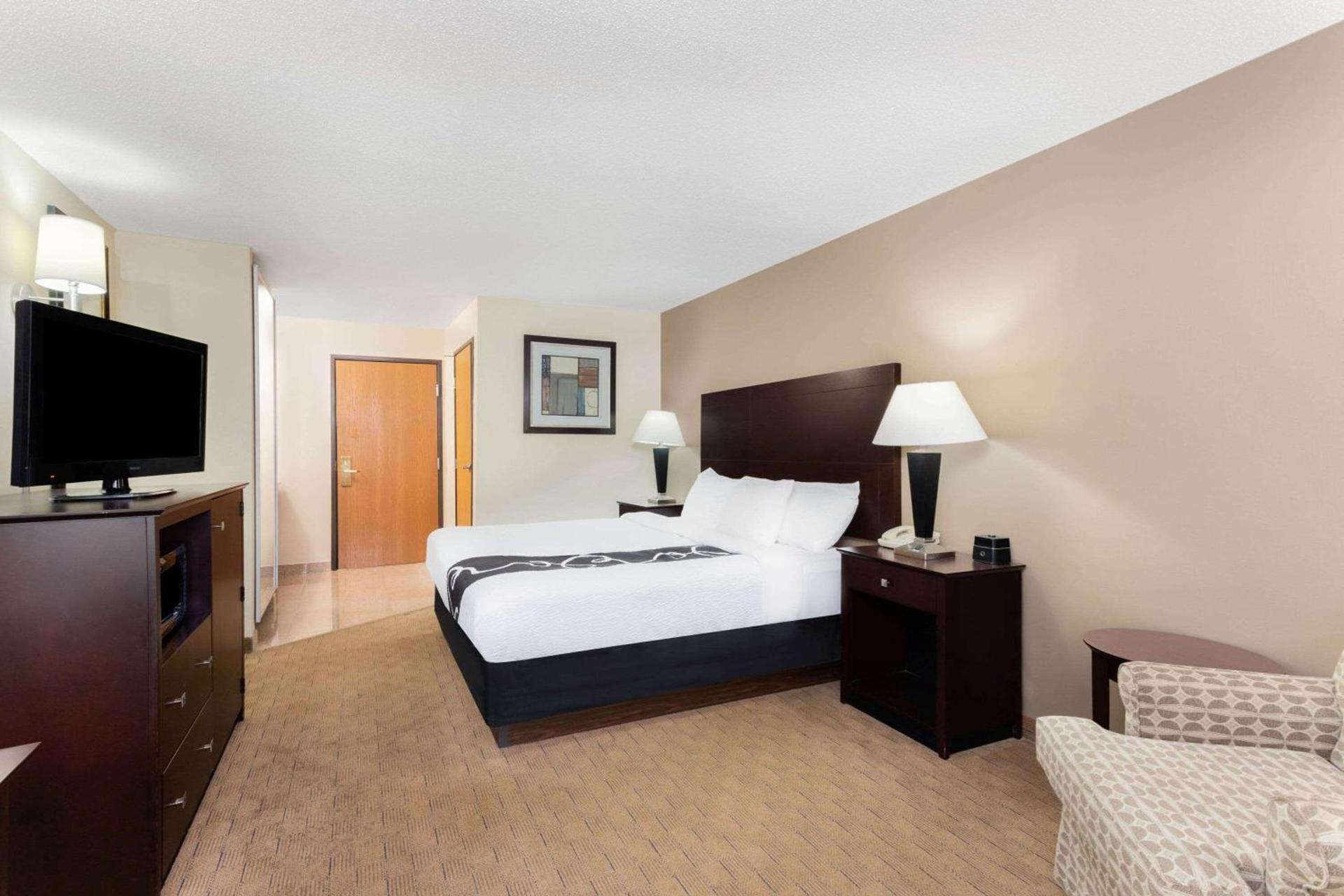 AmericInn by Wyndham Frankfort IN photo 19