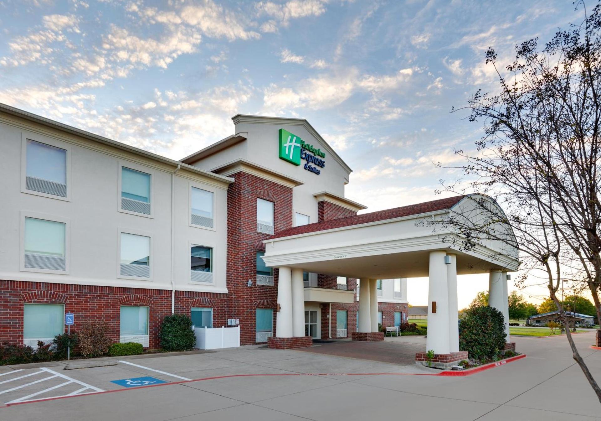 Holiday Inn Express Hotel & Suites Cleburne by IHG photo 35