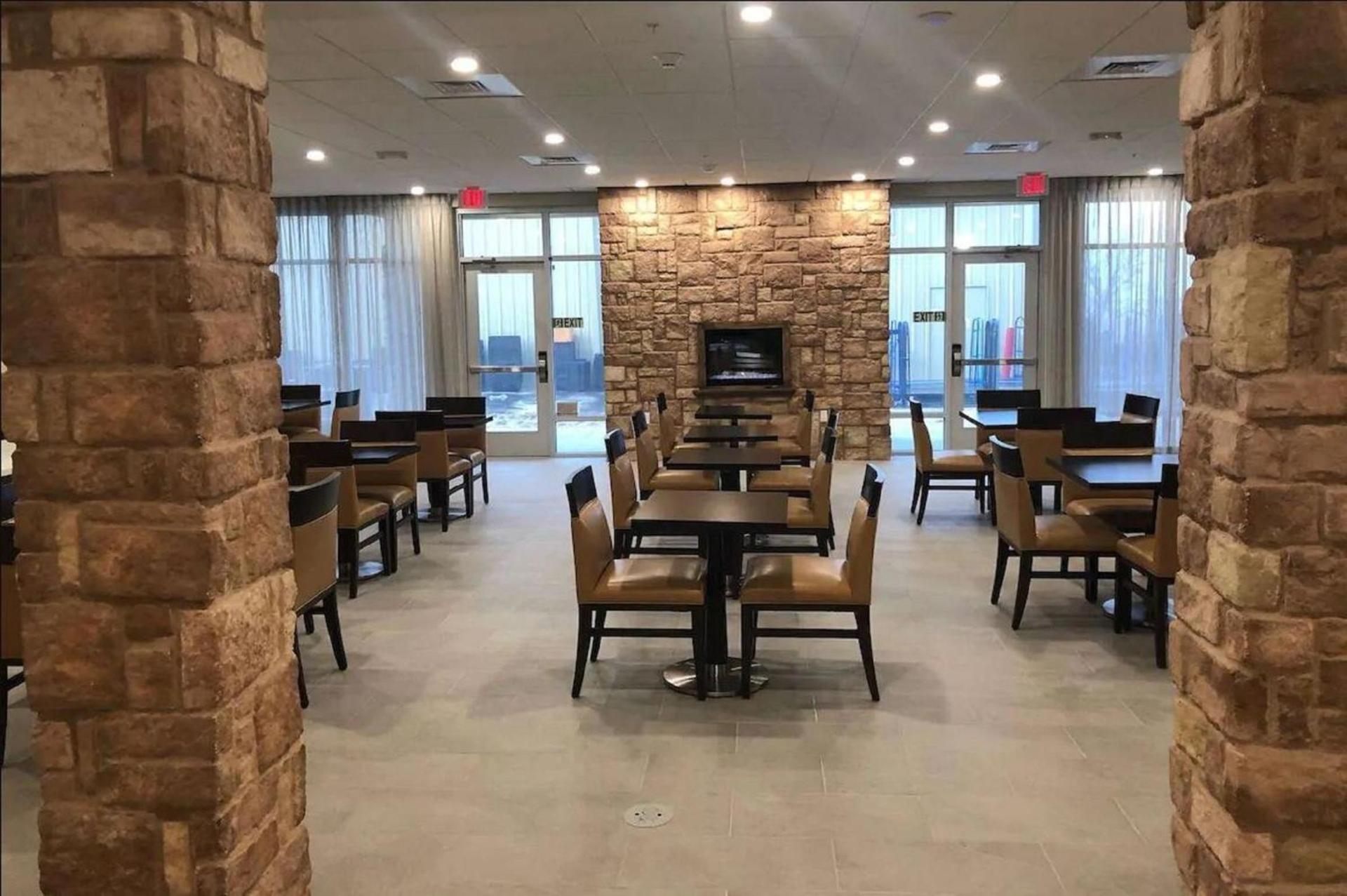 Hawthorn Extended Stay by Wyndham Monahans photo 8