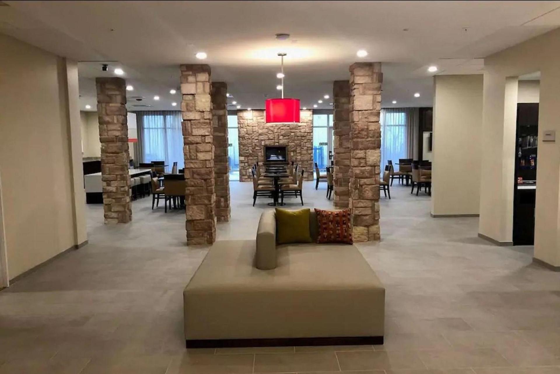 Hawthorn Extended Stay by Wyndham Monahans photo 17