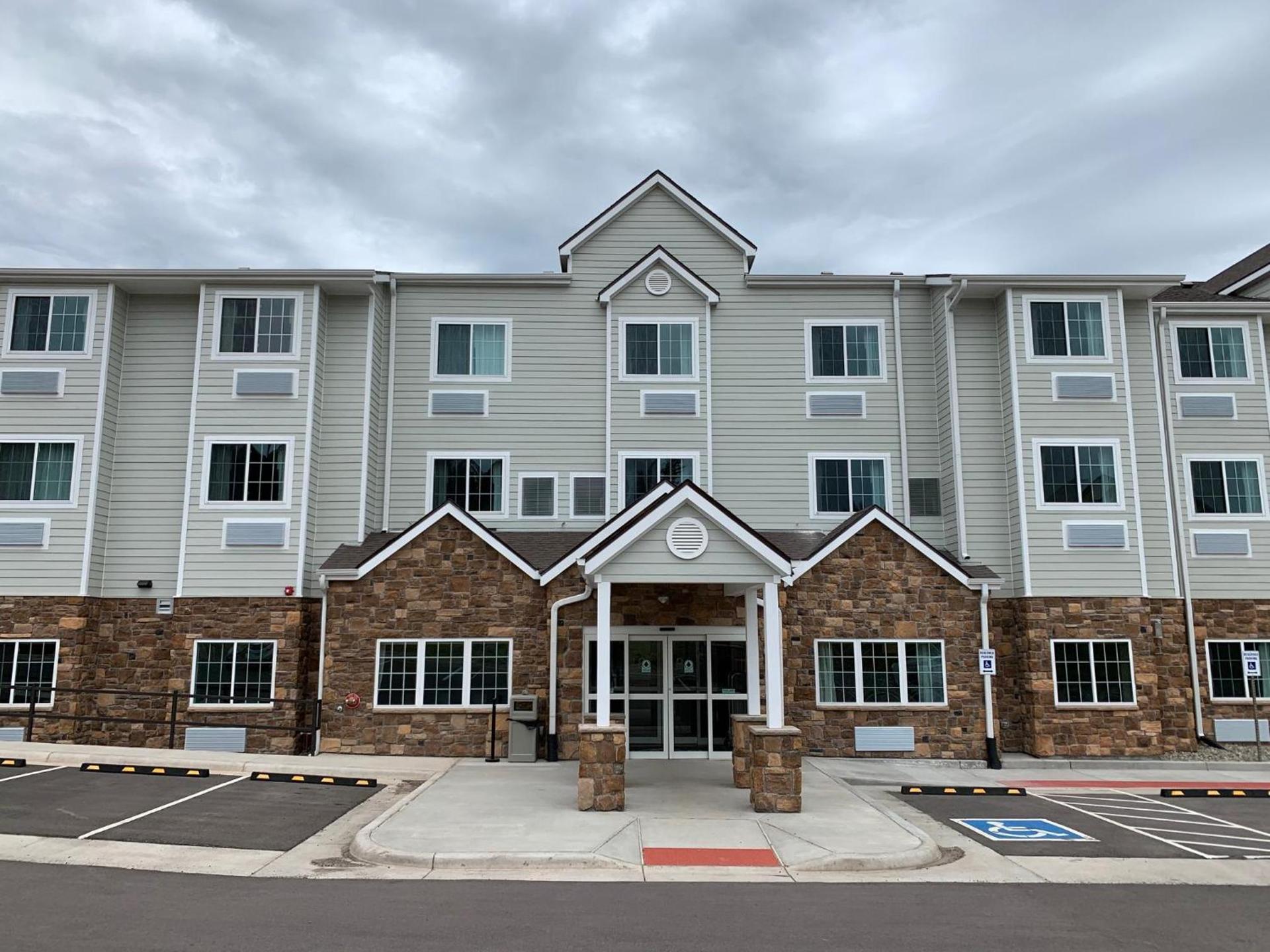 Microtel Inn & Suites by Wyndham Woodland Park photo 1