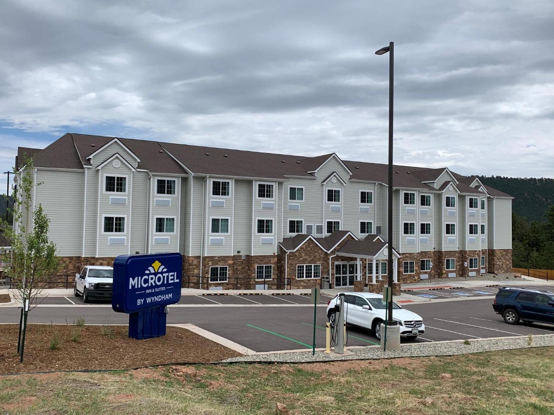 Microtel Inn & Suites by Wyndham Woodland Park photo 7