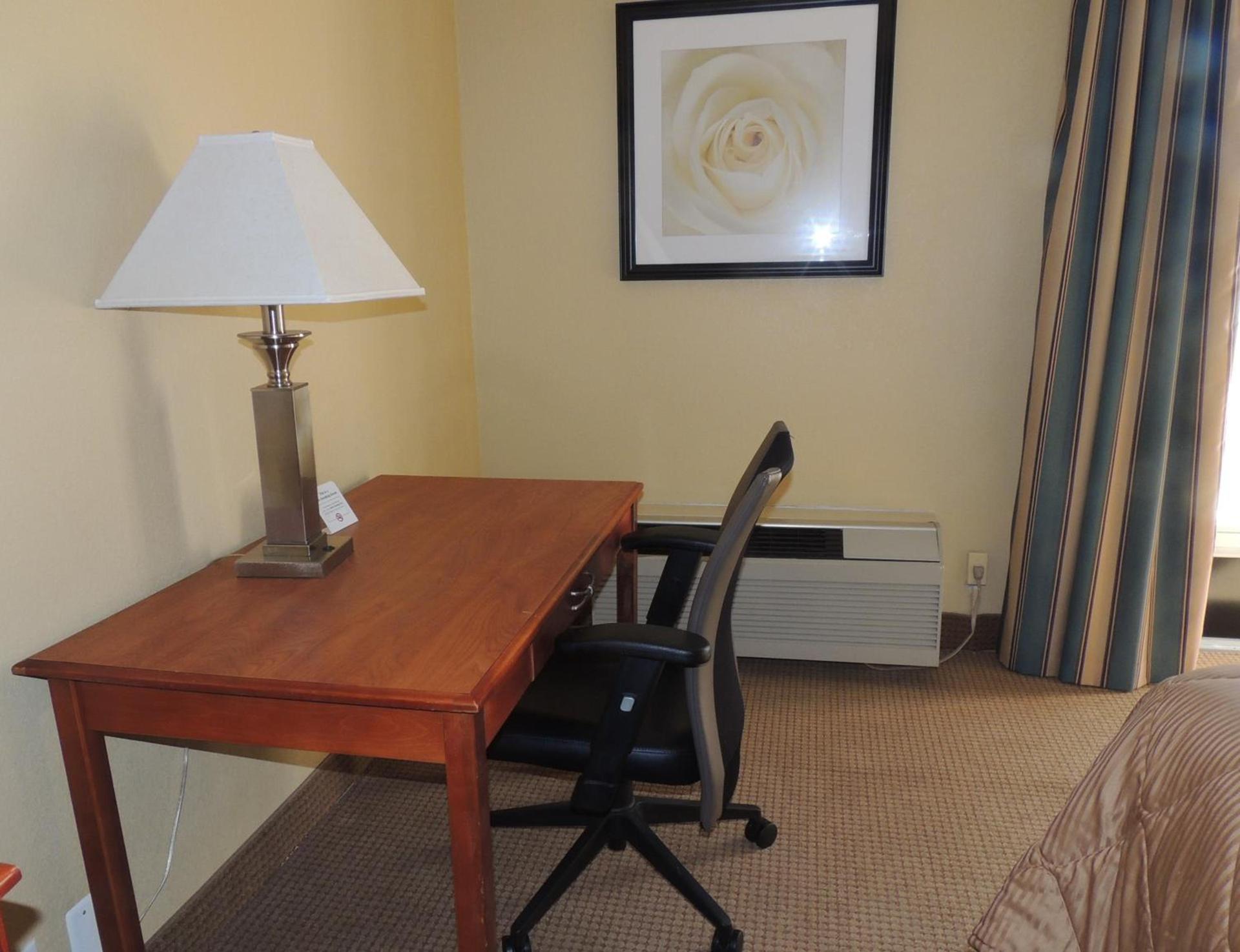 Quality Inn & Suites Syracuse Fairgrounds photo 42