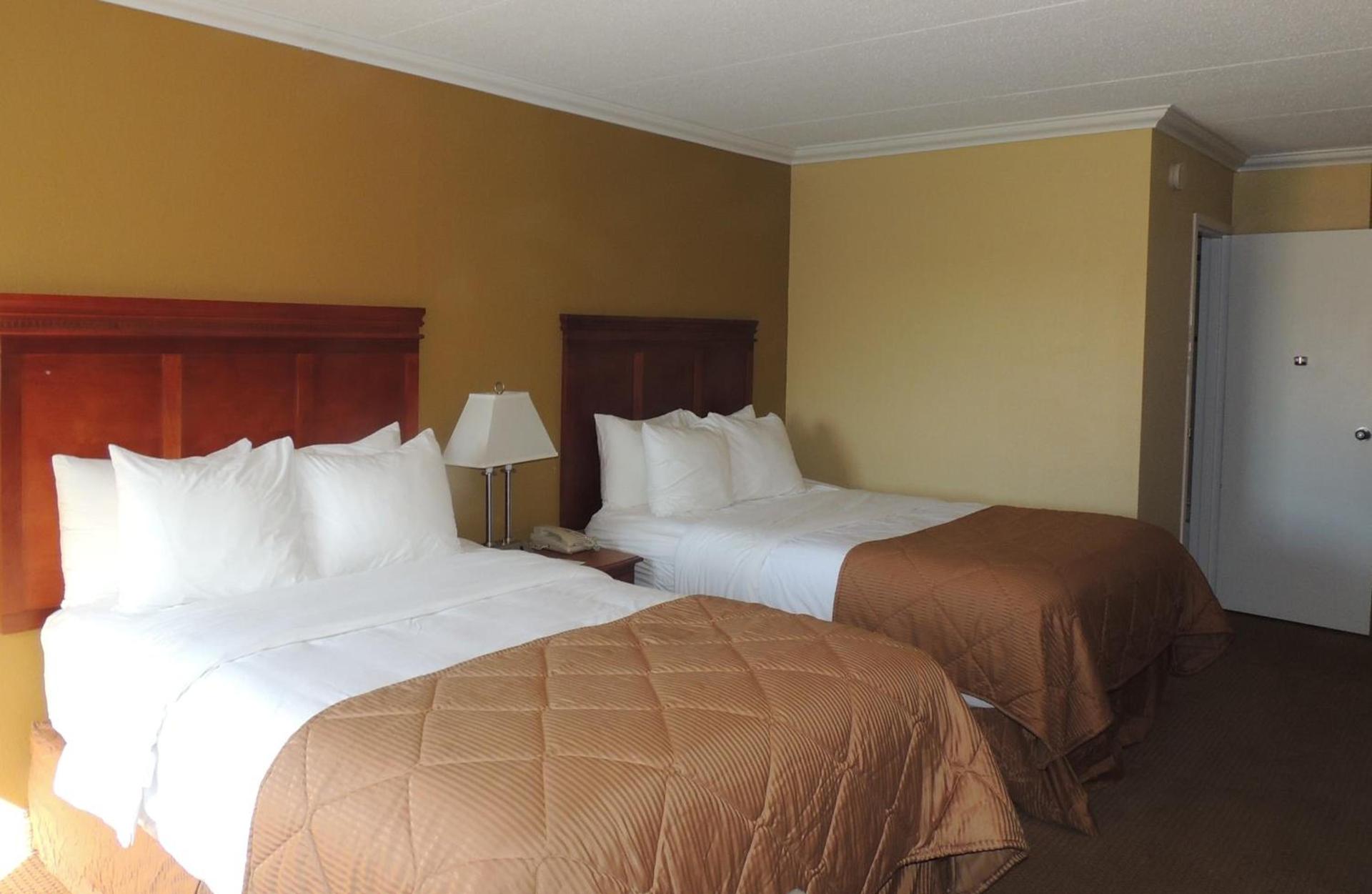 Quality Inn & Suites Syracuse Fairgrounds photo 46