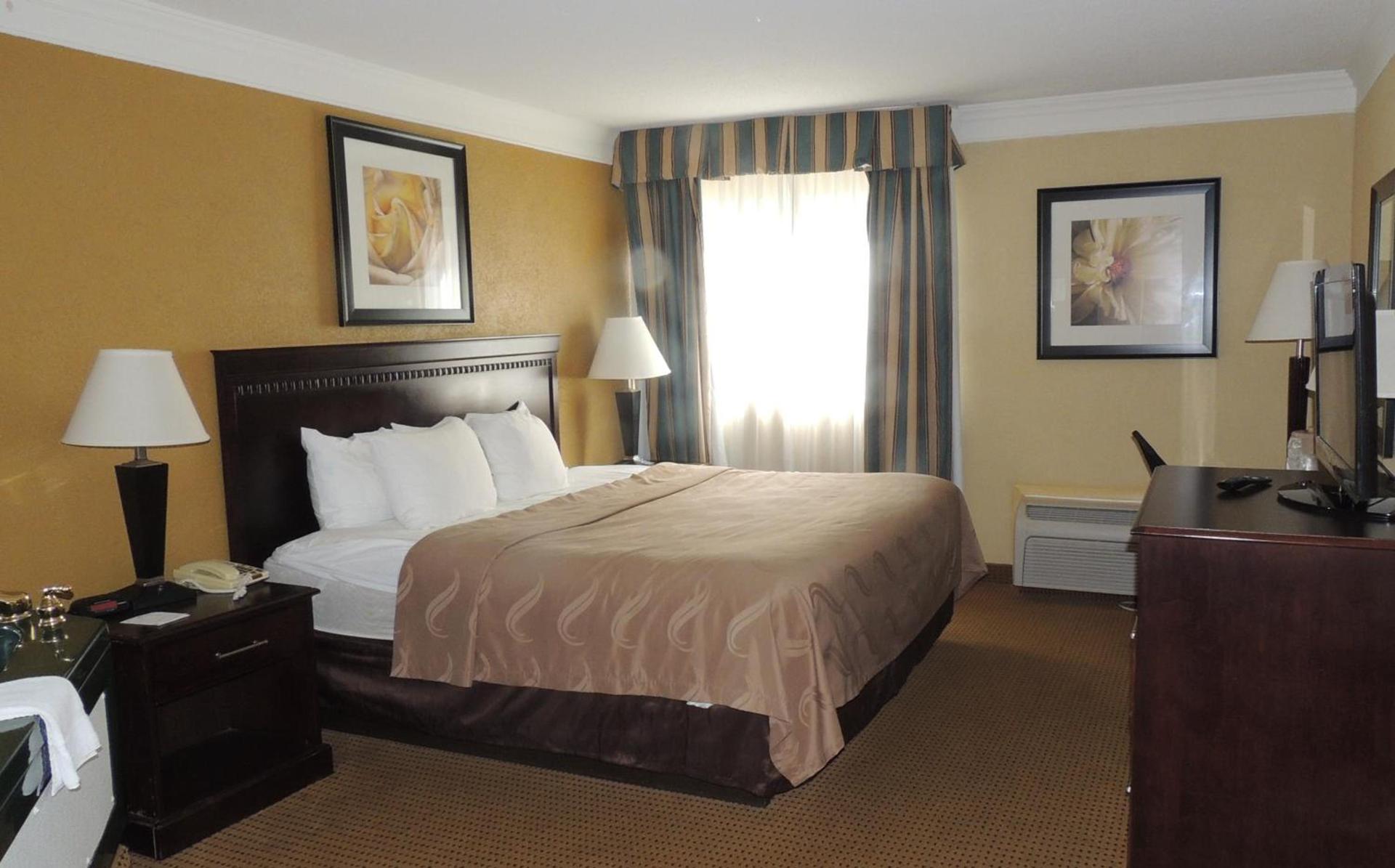 Quality Inn & Suites Syracuse Fairgrounds photo 47