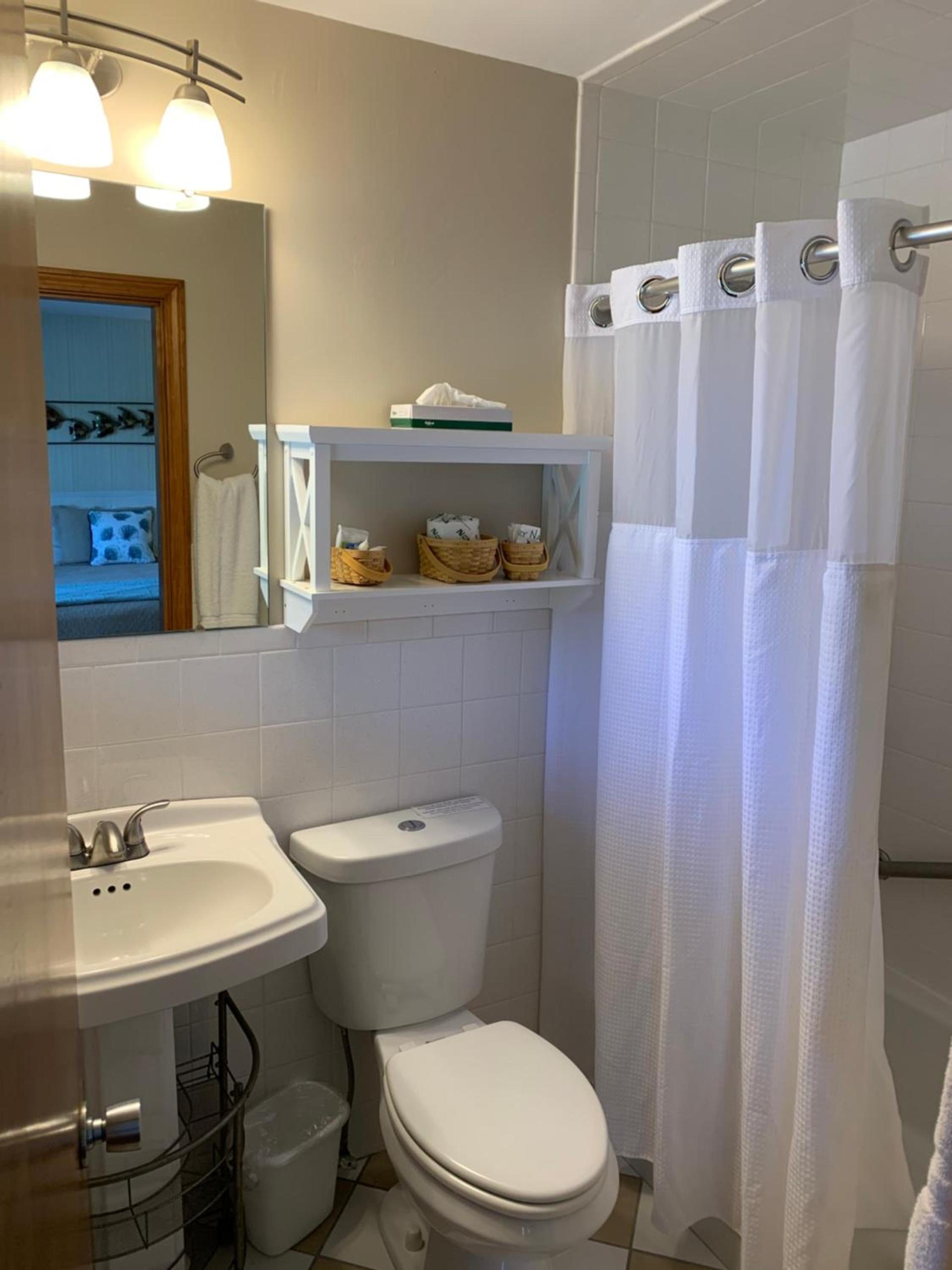 Towne Lyne Motel photo 81