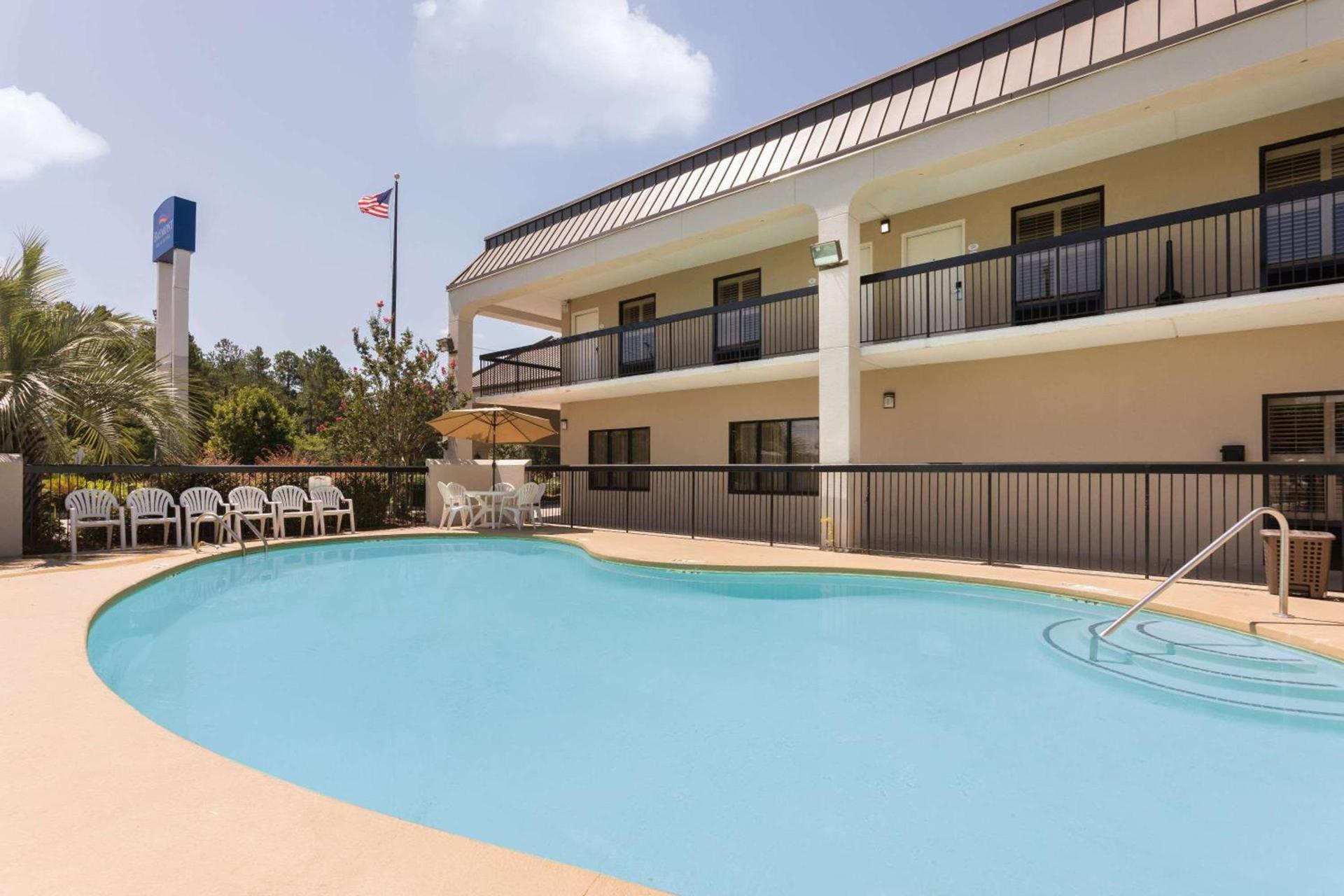 Baymont by Wyndham Orangeburg North photo 21