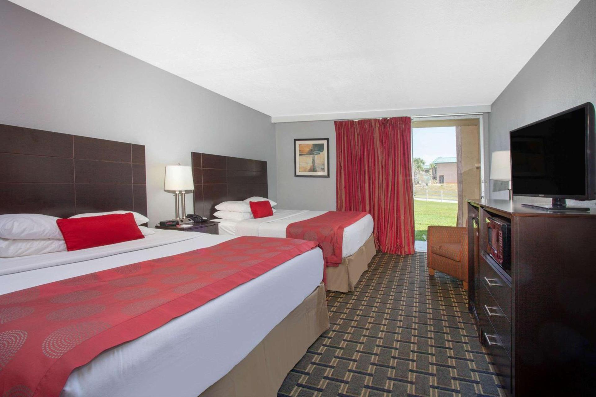 Ramada by Wyndham Davenport Orlando South photo 50