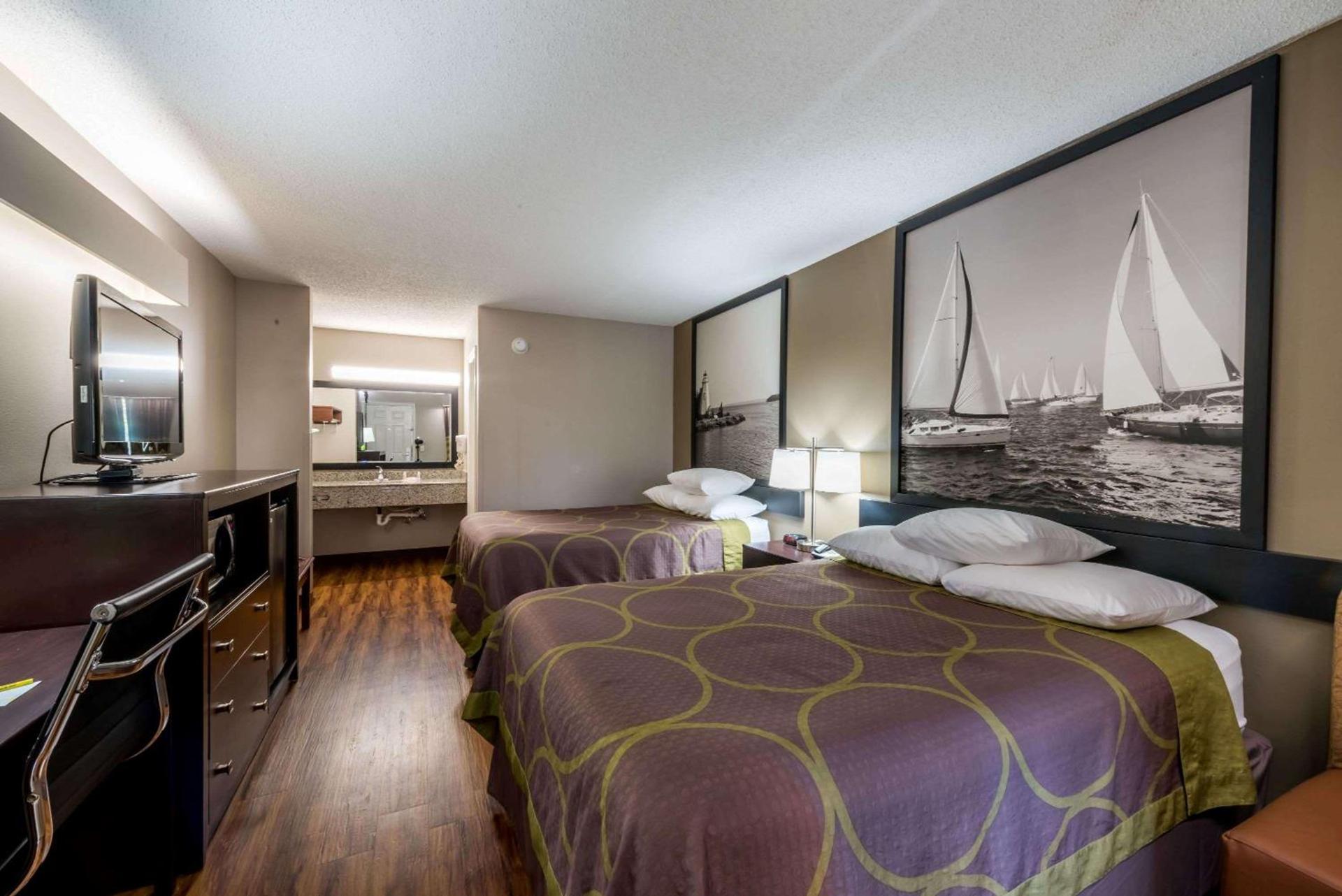 Super 8 by Wyndham Alexander City photo 14