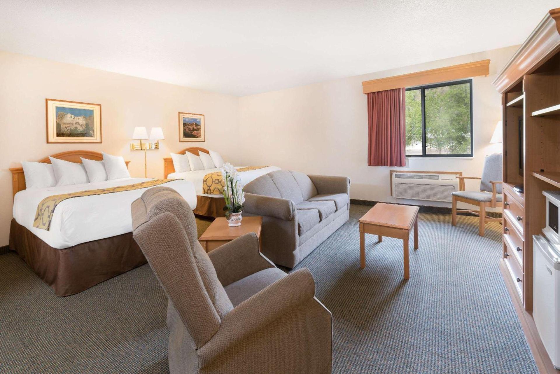 Baymont by Wyndham Hot Springs photo 27