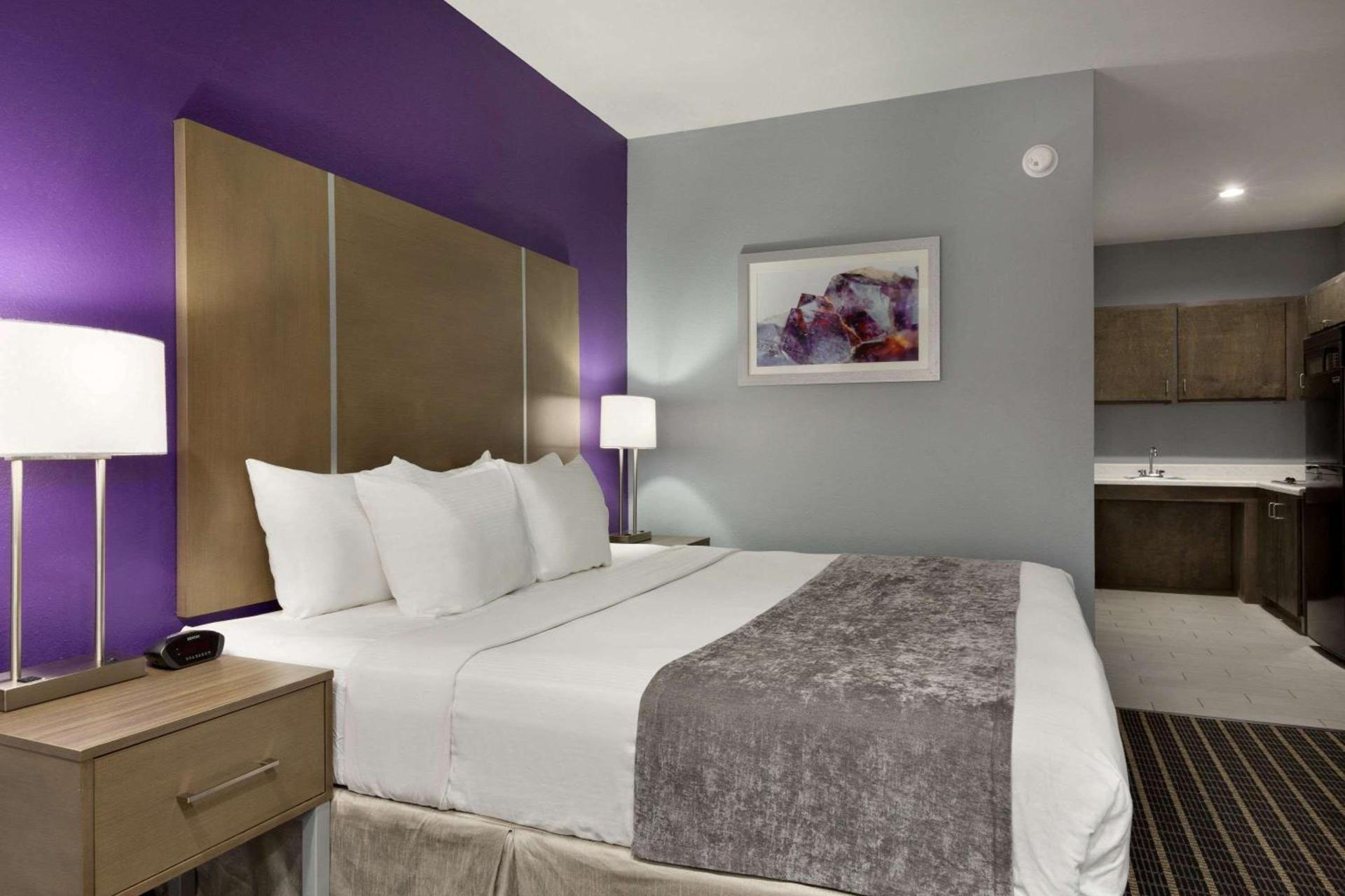 Days Inn by Wyndham Odessa photo 7