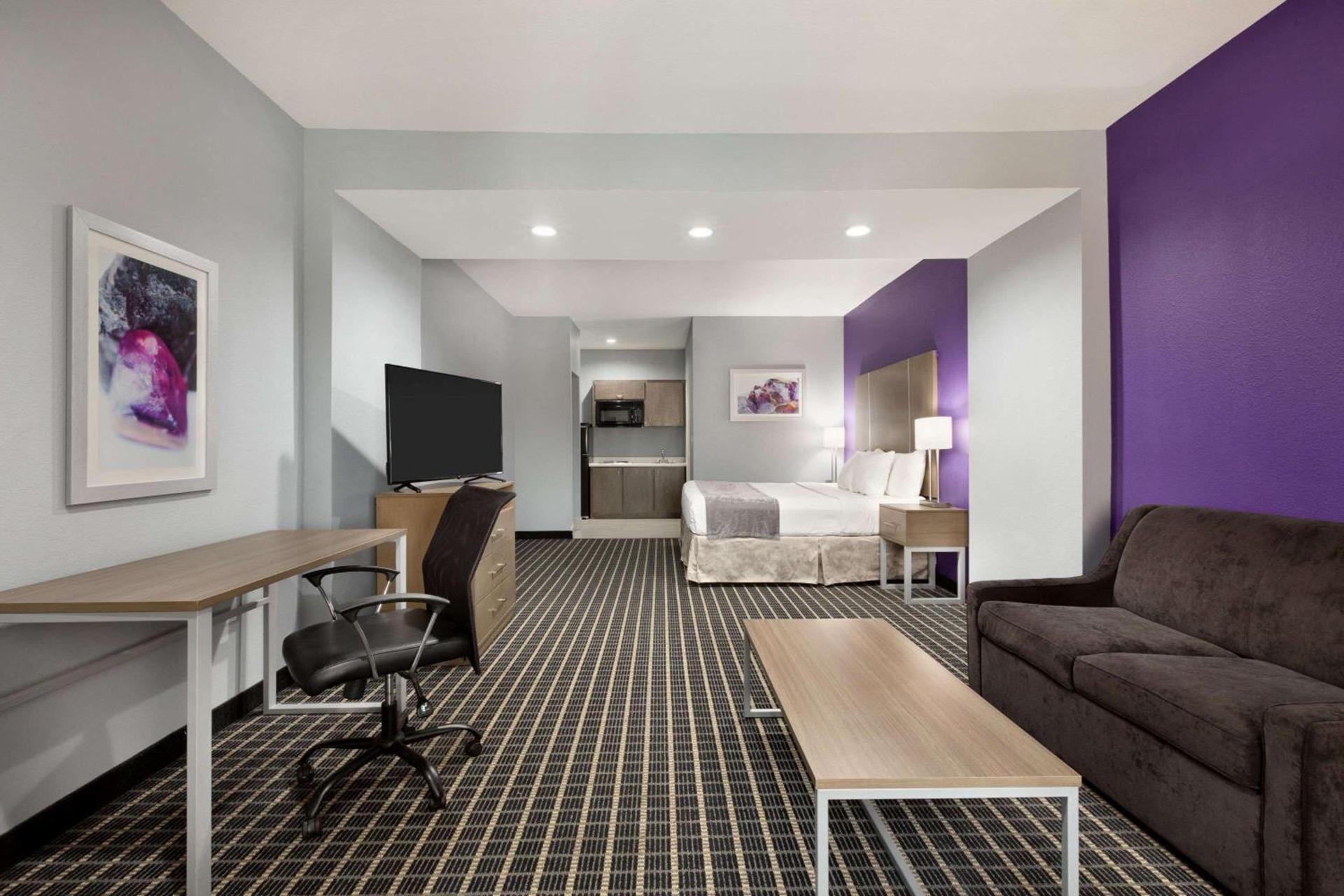Days Inn by Wyndham Odessa photo 14