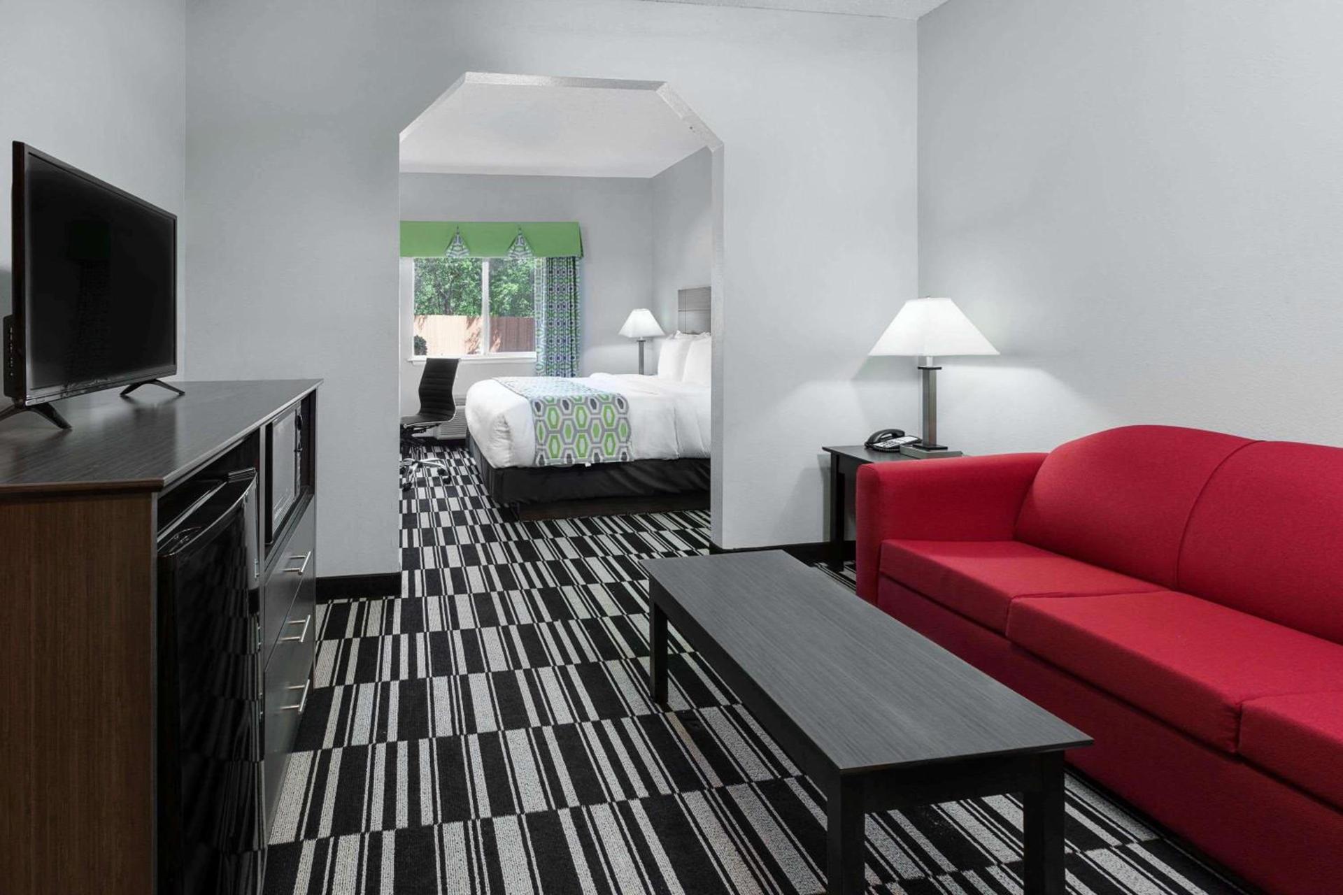 Holiday Inn Express & Suites Sulphur Springs by IHG photo 25