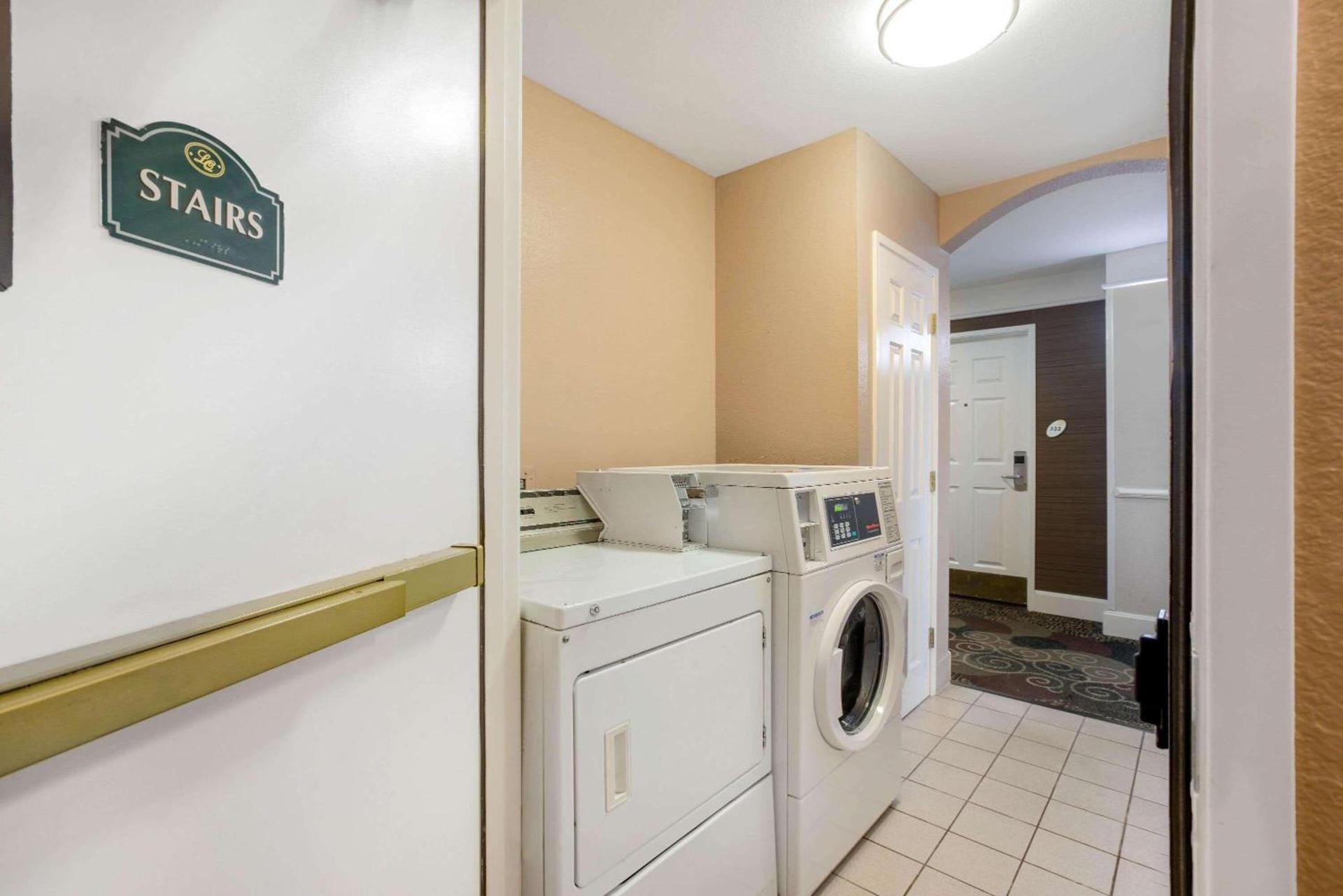 La Quinta by Wyndham Hesperia Victorville photo 33