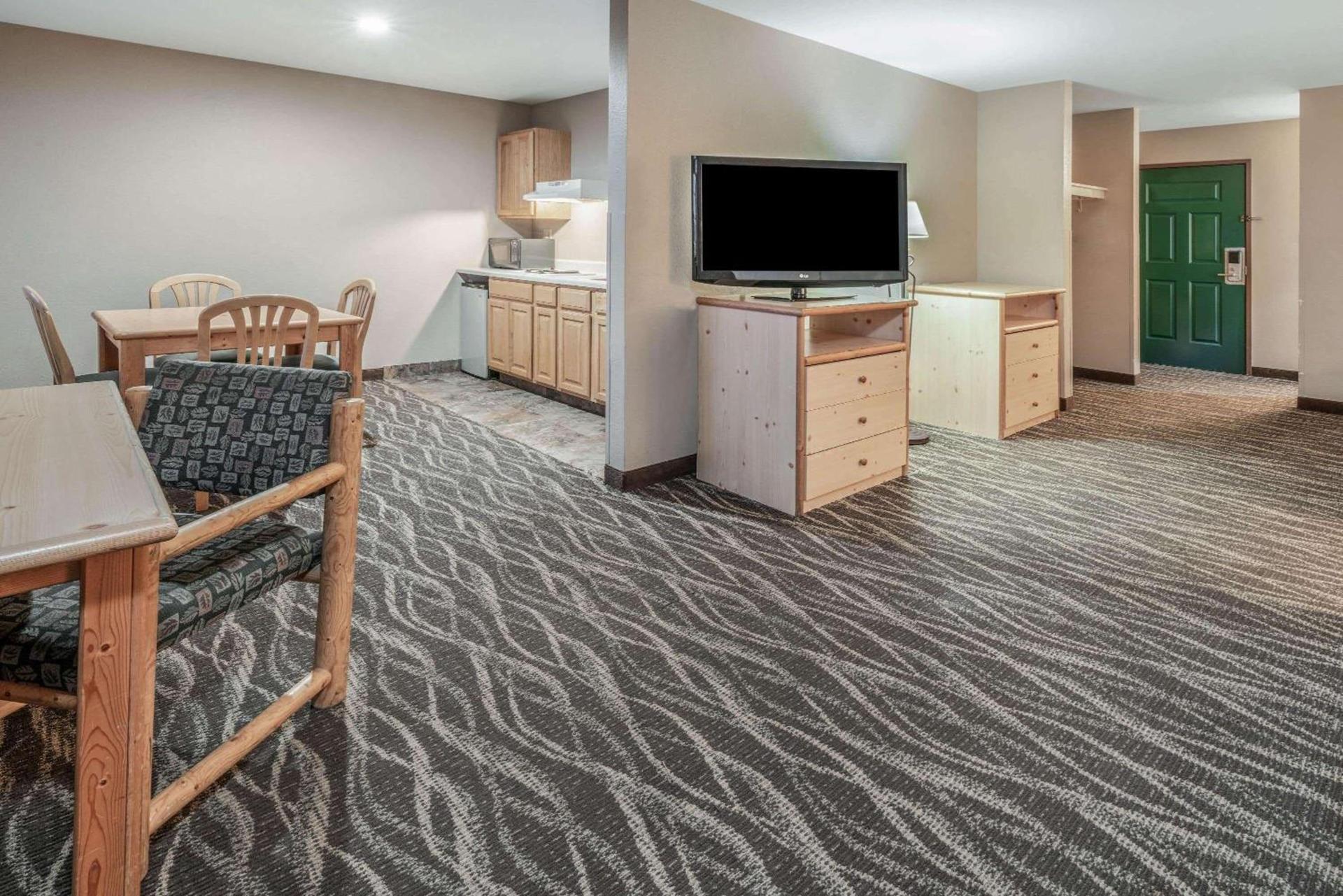 La Quinta by Wyndham Belgrade - Bozeman Airport photo 7