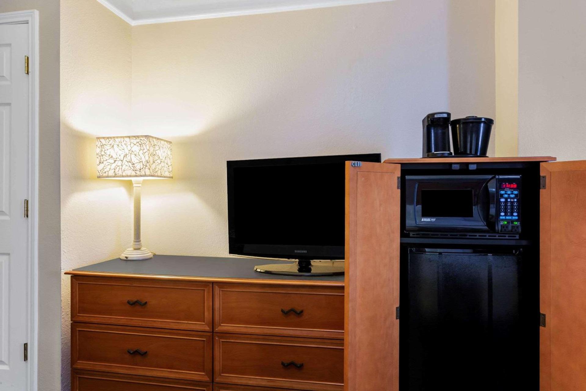 La Quinta Inn by Wyndham Odessa photo 32