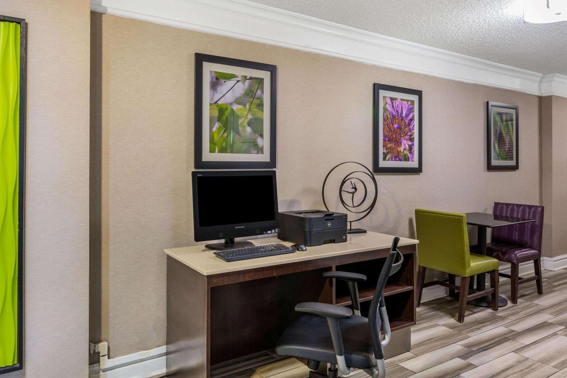 La Quinta Inn by Wyndham Odessa photo 60
