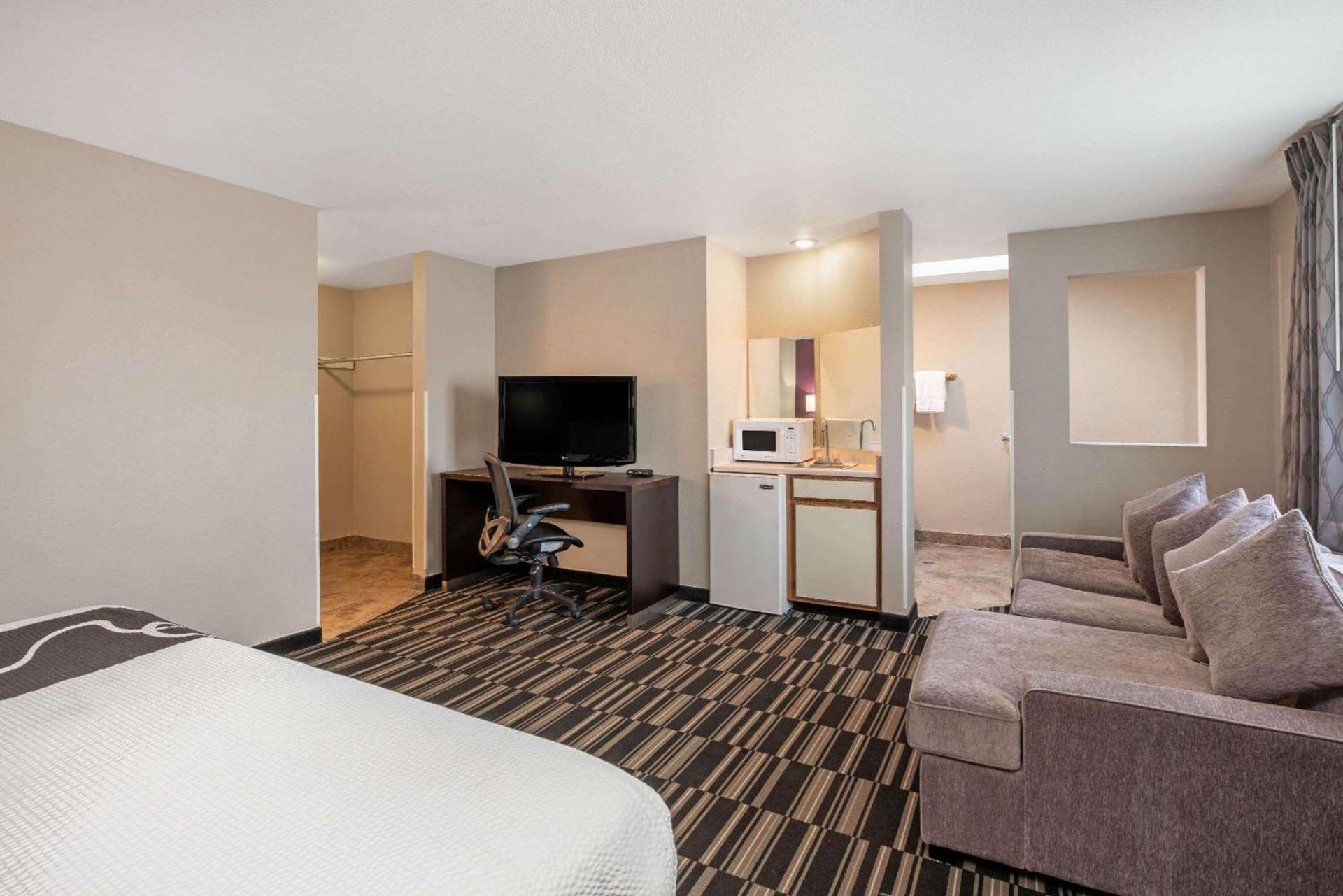 La Quinta Inn by Wyndham Caldwell photo 19