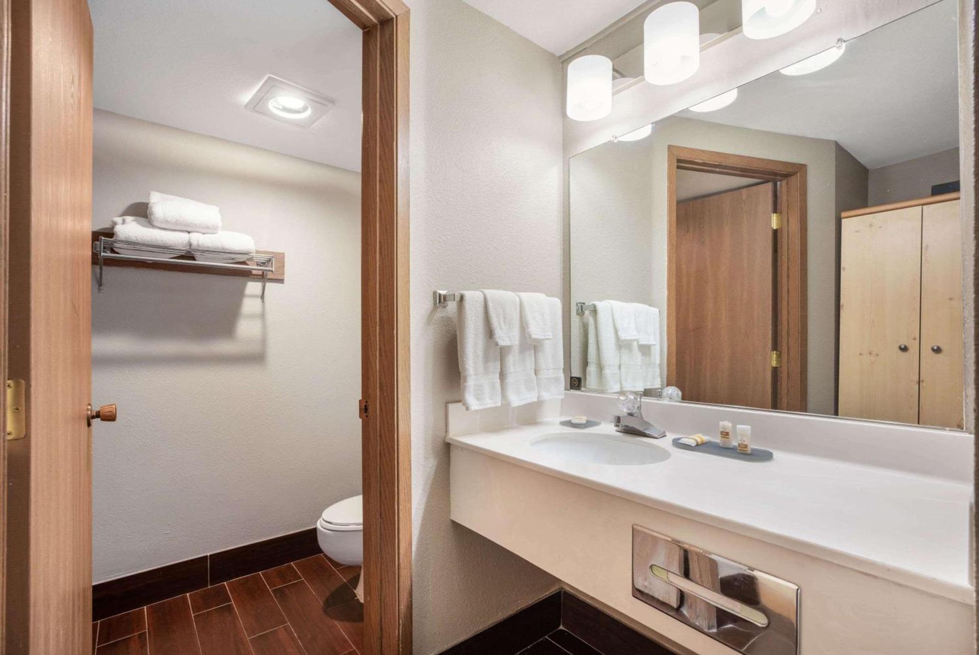 La Quinta Inn by Wyndham Caldwell photo 21