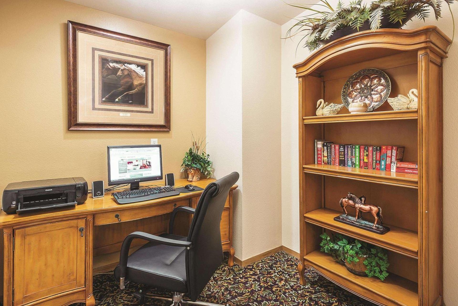 La Quinta Inn by Wyndham Caldwell photo 32