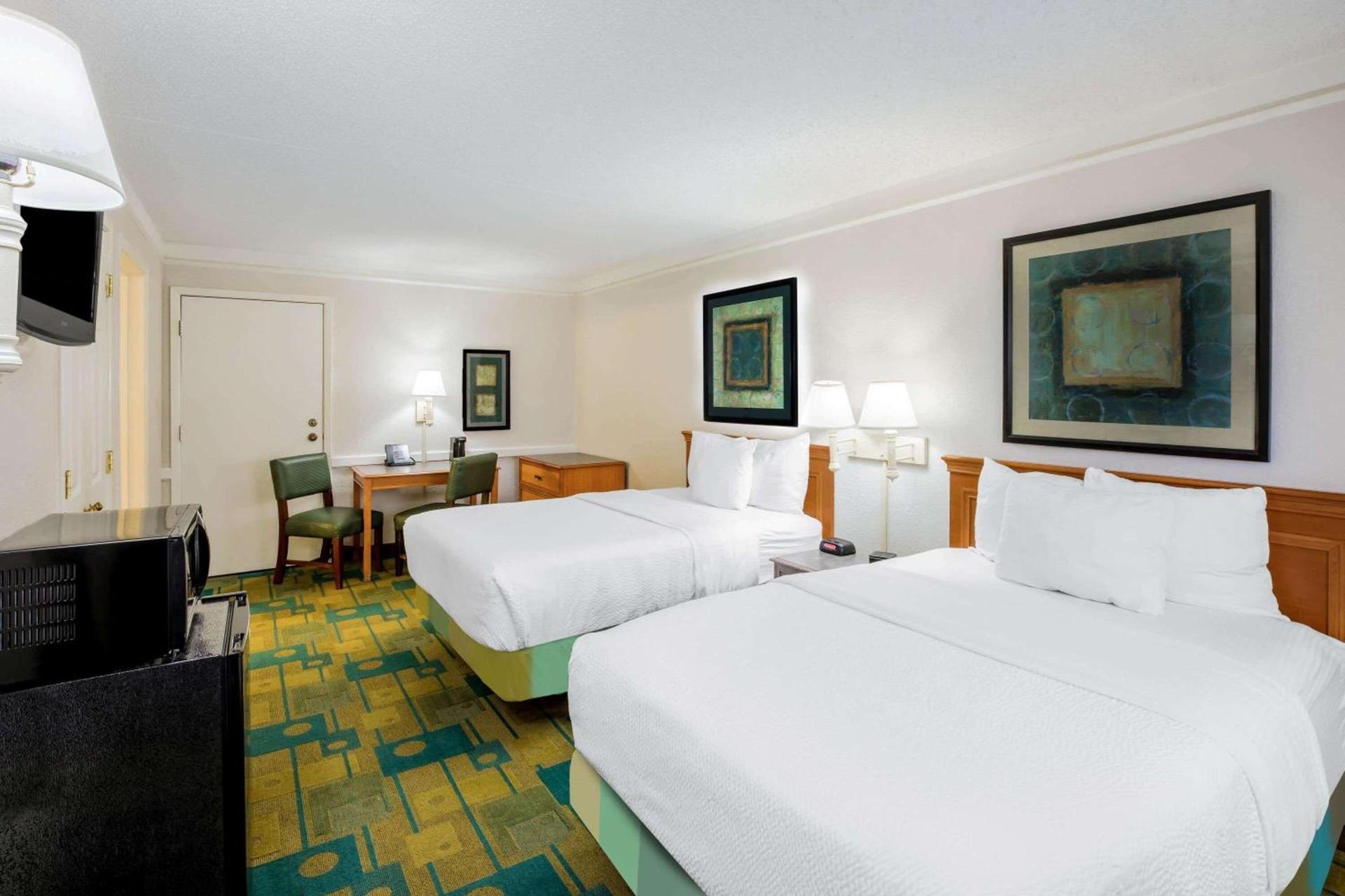 La Quinta Inn by Wyndham Lufkin photo 14