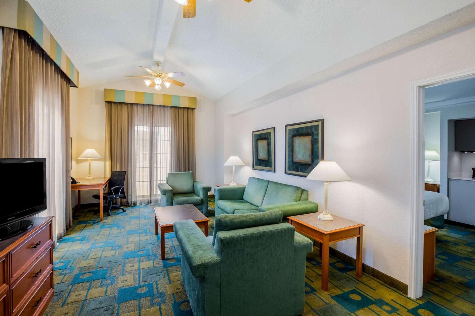 La Quinta Inn by Wyndham Lufkin photo 26