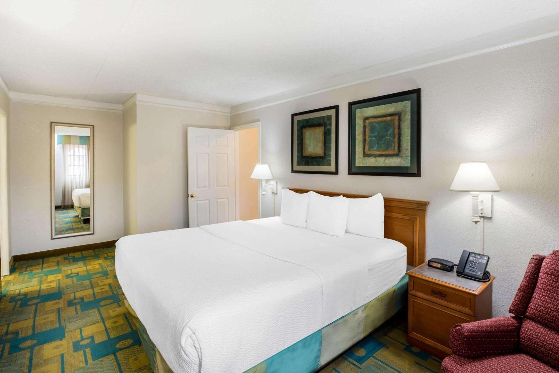 La Quinta Inn by Wyndham Lufkin photo 27