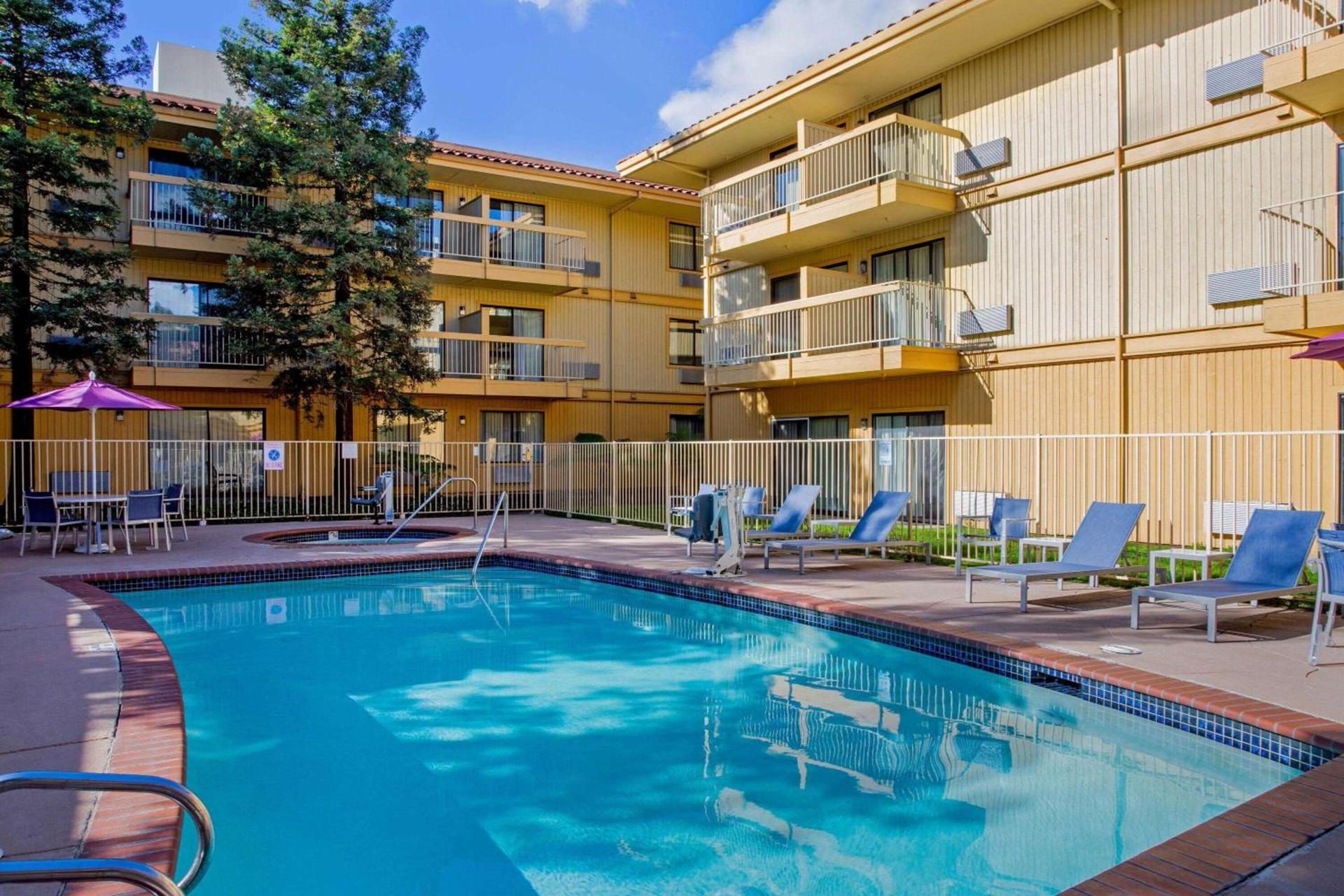 La Quinta by Wyndham Oakland - Hayward photo 5