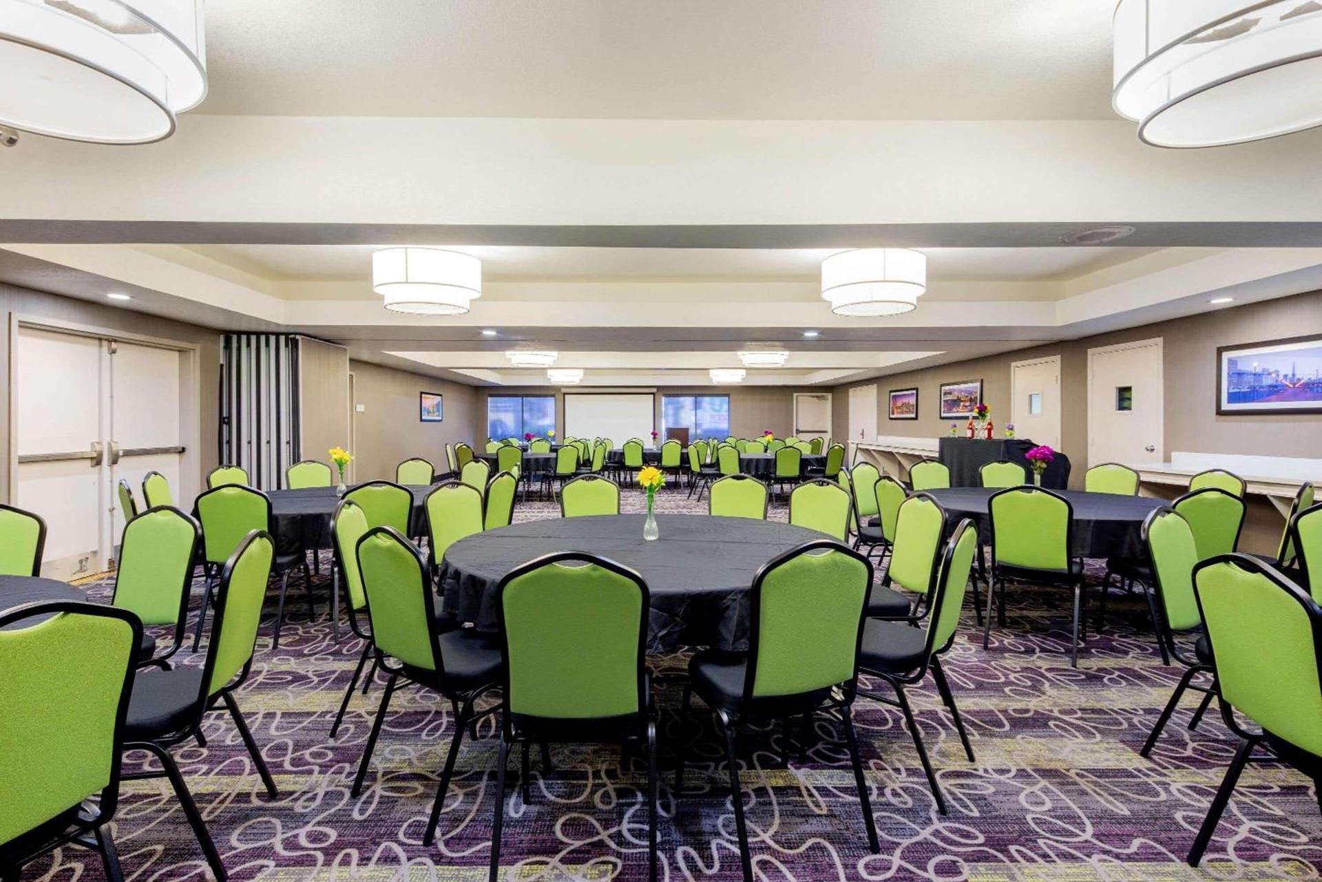 La Quinta by Wyndham Oakland - Hayward photo 13