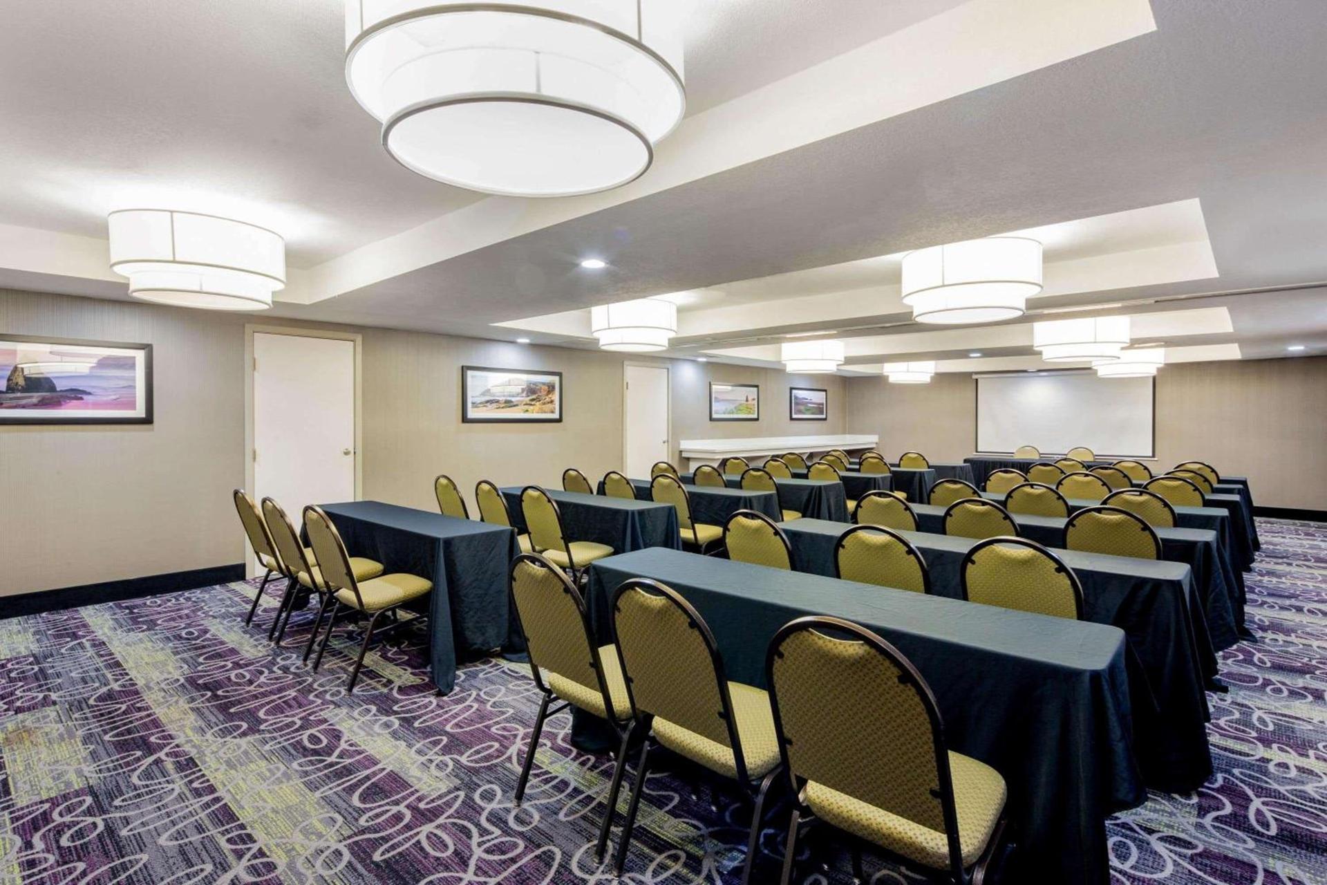 La Quinta by Wyndham Oakland - Hayward photo 14