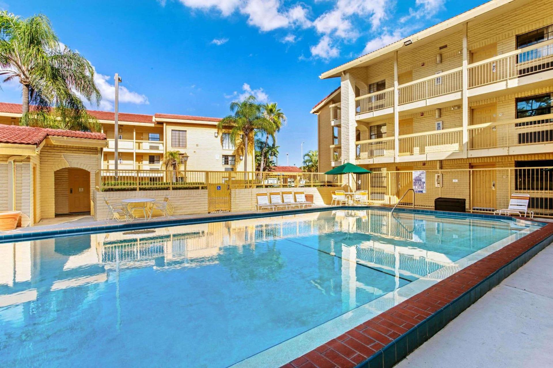 La Quinta by Wyndham St Petersburg-Clearwater photo 10